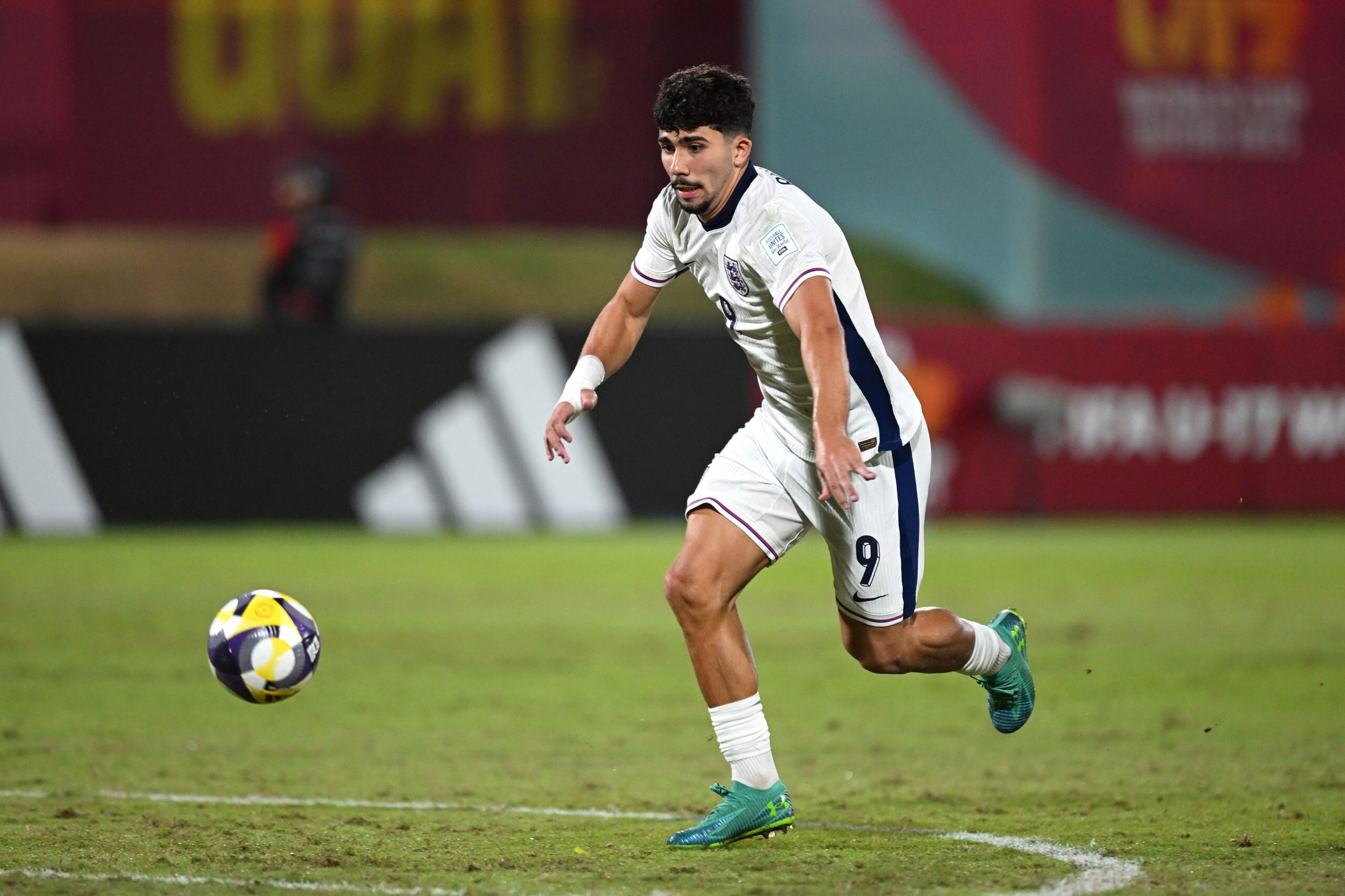El sueño del Sub-17 de Inglaterra terminó tras la expulsión de Gomes Rodríguez