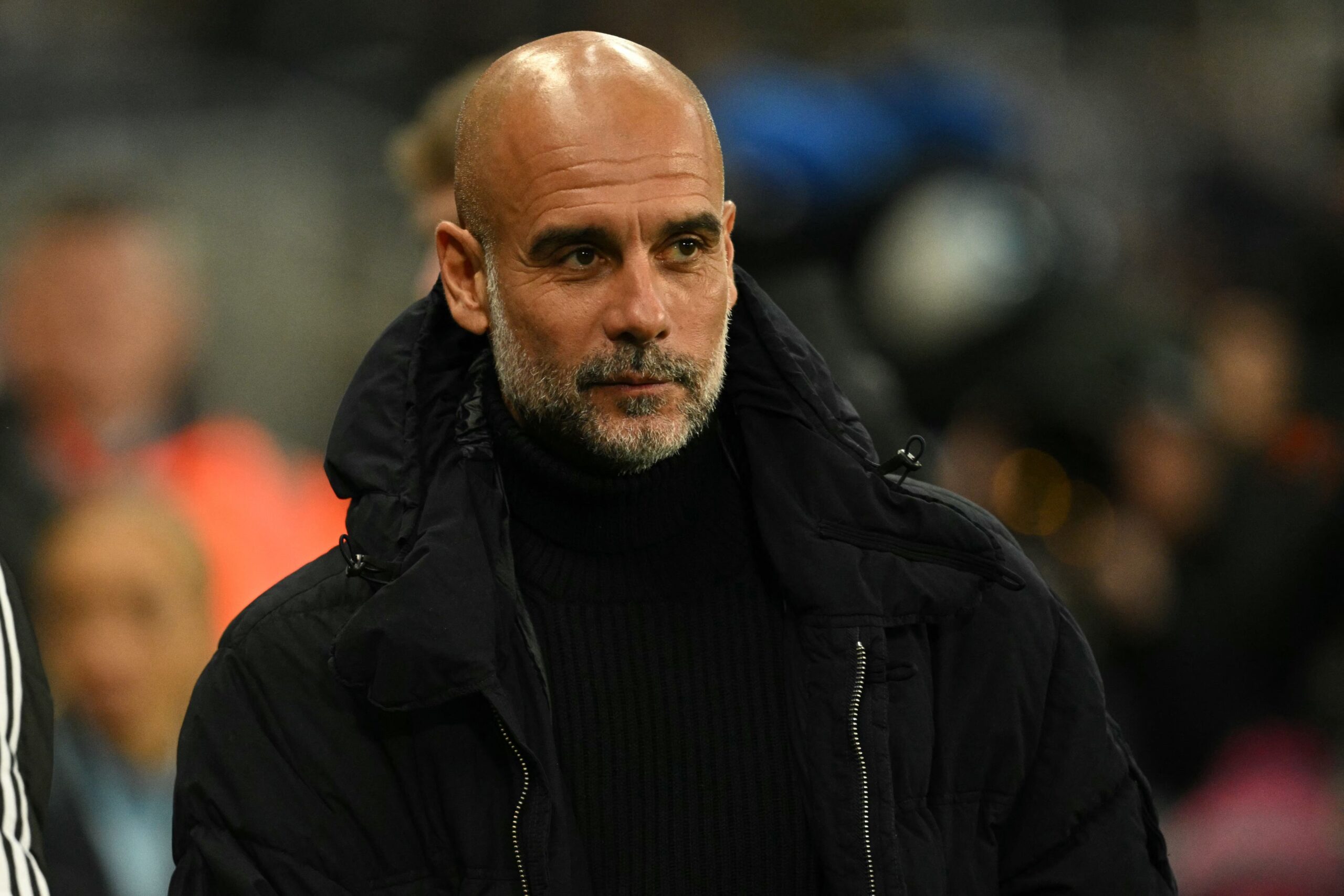 Pep Guardiola se disculpa tras incidente con camarógrafo tras derrota de Man City