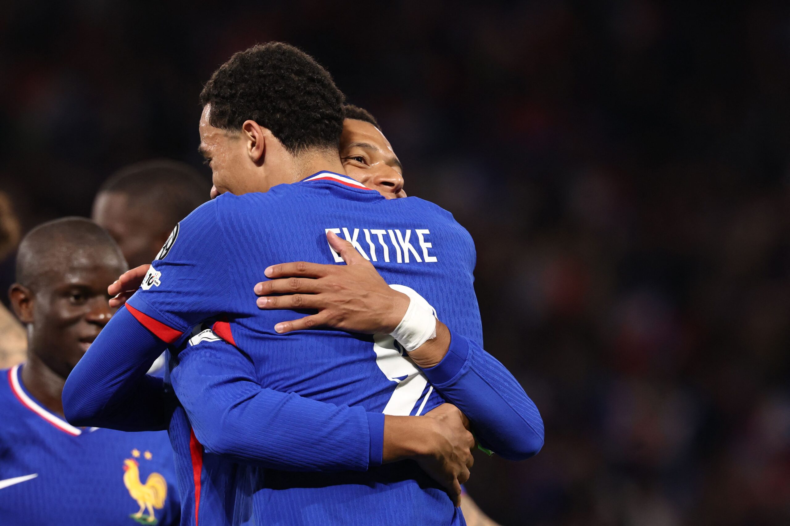 Mbappé brilla con doblete y Ekitike anota en la clasificación de Francia al Mundial