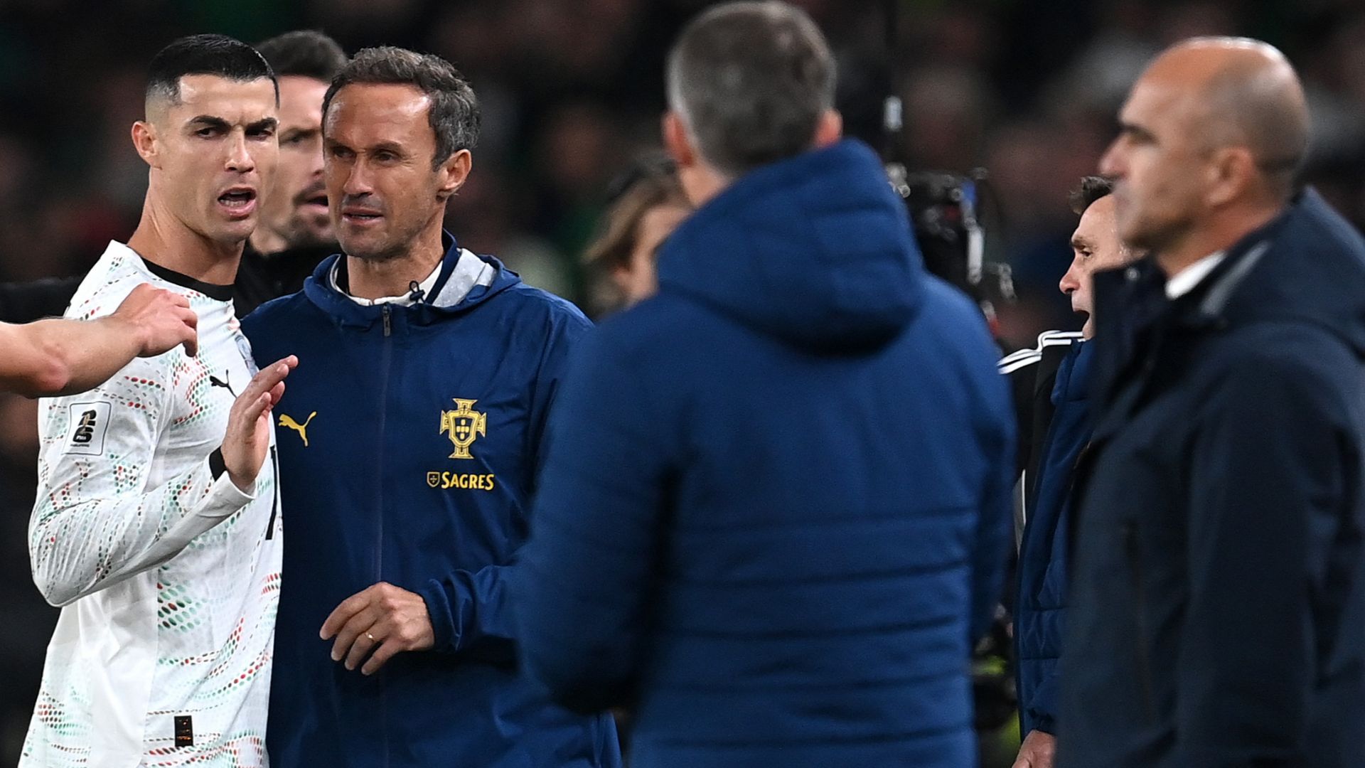Ronaldo criticado por su decisión tonta tras tarjeta roja histórica en Irlanda