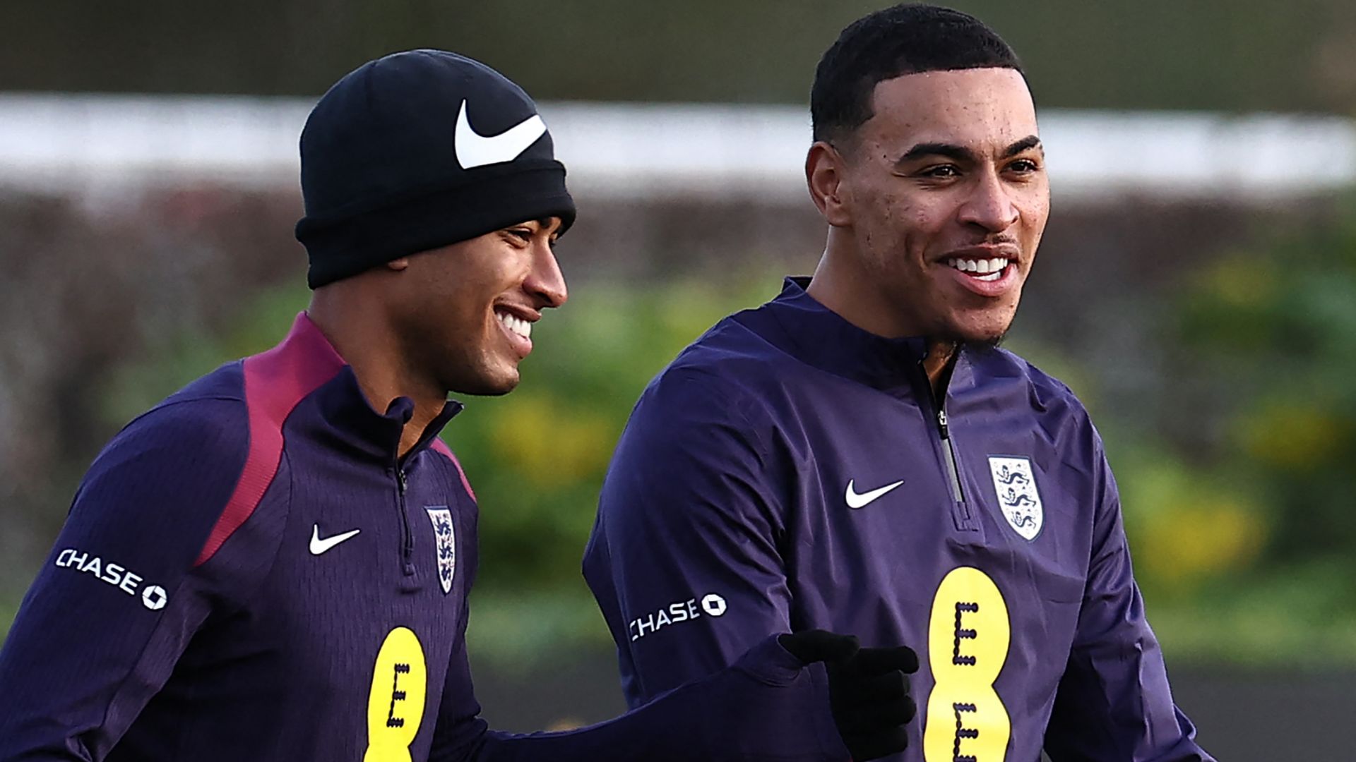 Jude Bellingham y Morgan Rogers compiten por ser el No. 10 de Inglaterra