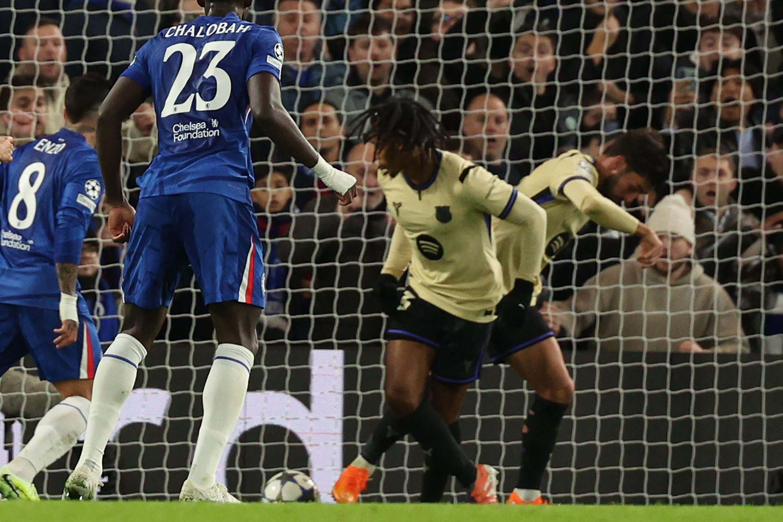Clasificación de jugadores del Barcelona ante Chelsea: Desastre y roja a Araujo