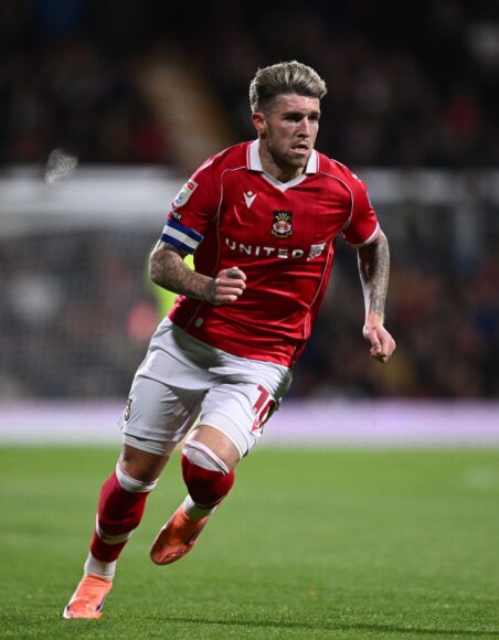Victoria crucial de Wrexham: Windass convierte penal para vencer a Charlton