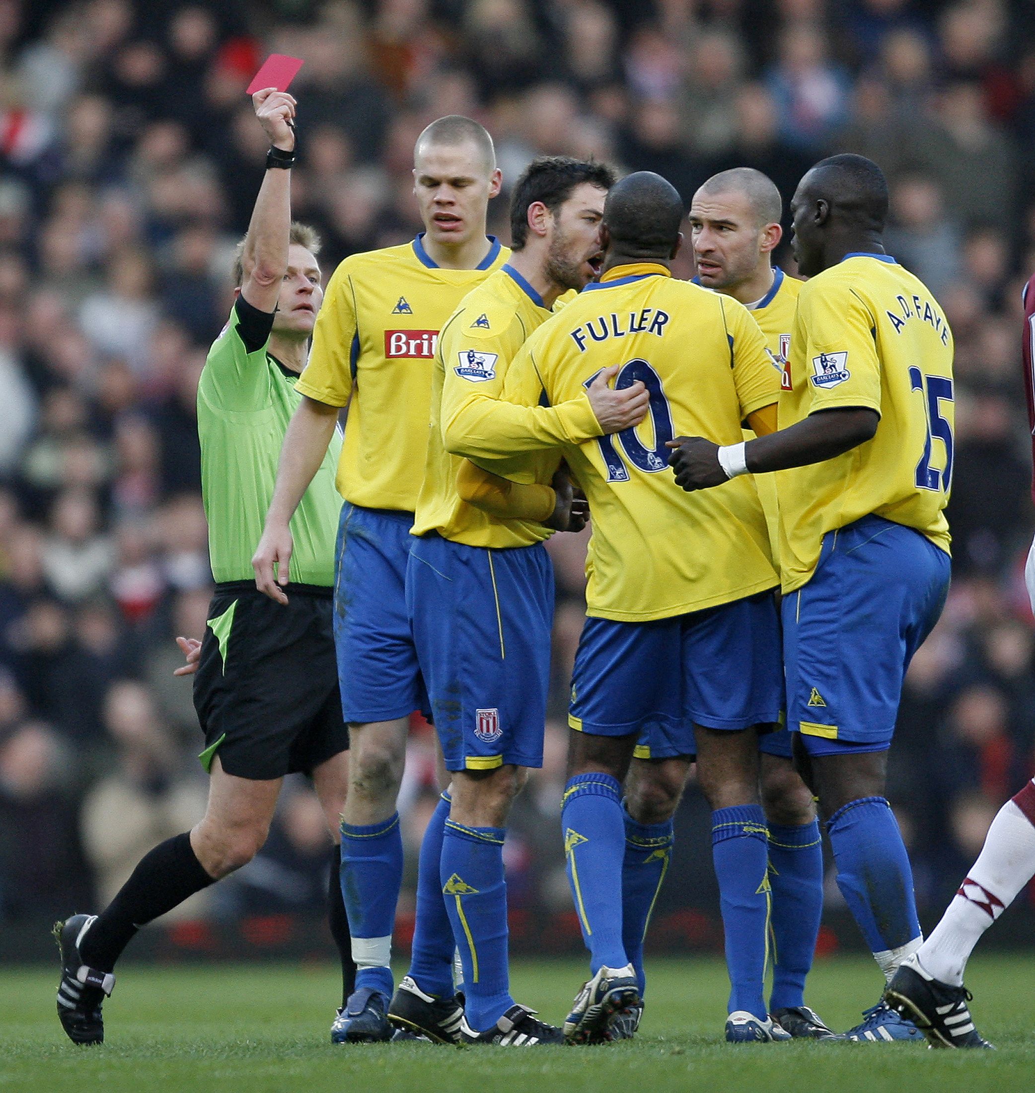 Conflictos famosos entre futbolistas: Gueye, Keane, Bowyer y Dyer