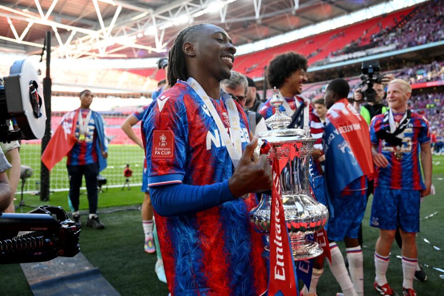 Crystal Palace multado por hinchas que insultaron al dueño de Nottingham Forest