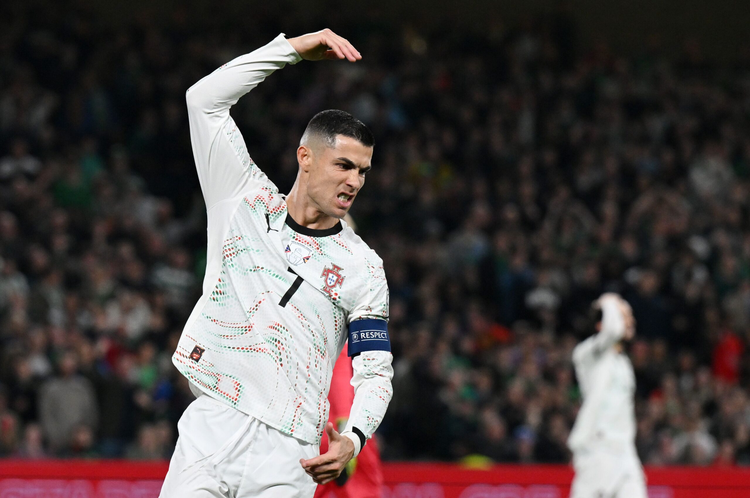 Thomas Tuchel advierte a jugadores de Inglaterra sobre Djed Spence y Ronaldo
