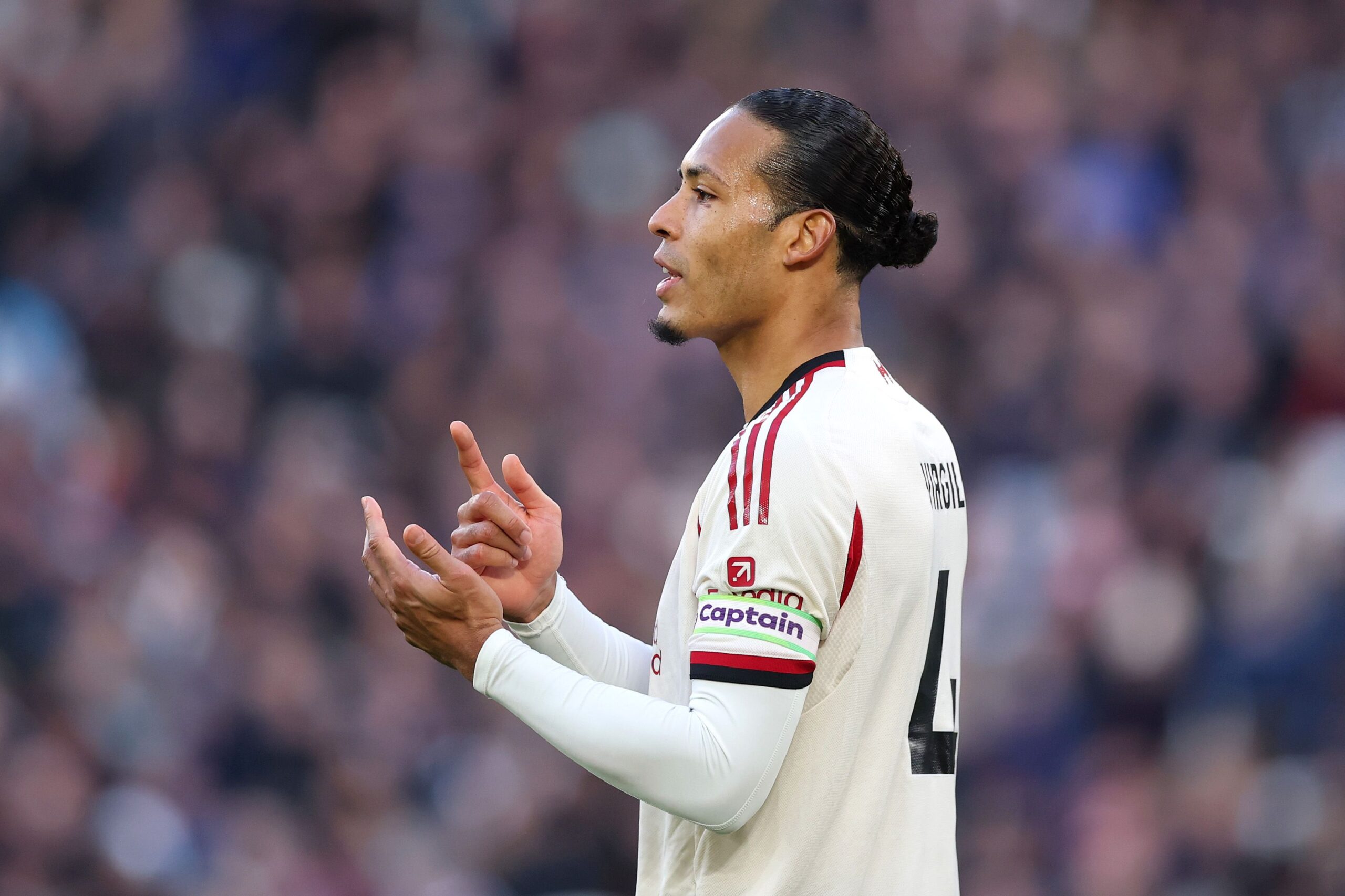 Clasificaciones de jugadores del Liverpool vs West Ham: Isak y Wirtz brillan