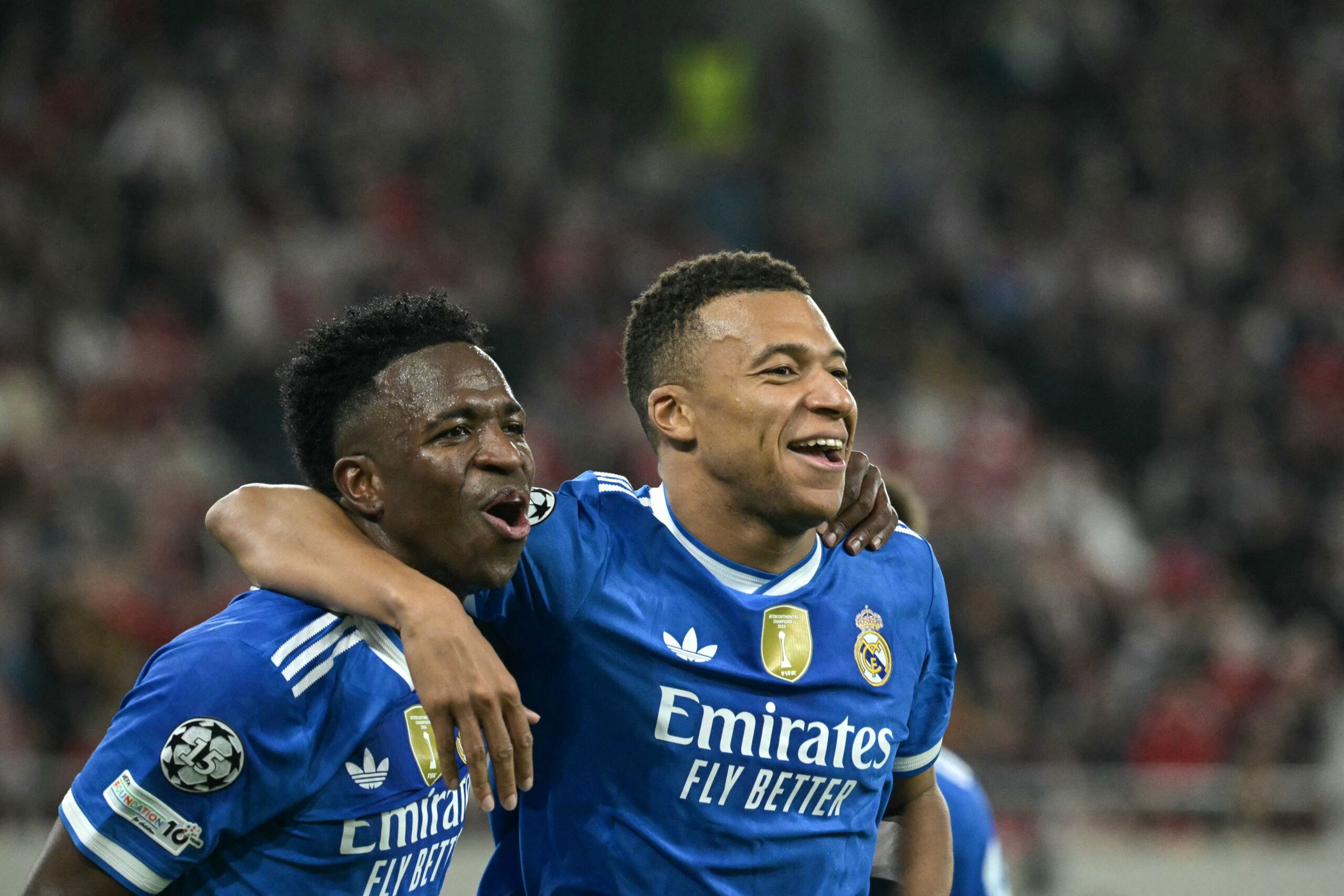 Kylian Mbappé se burla de los aficionados del Olympiacos por su acento francés