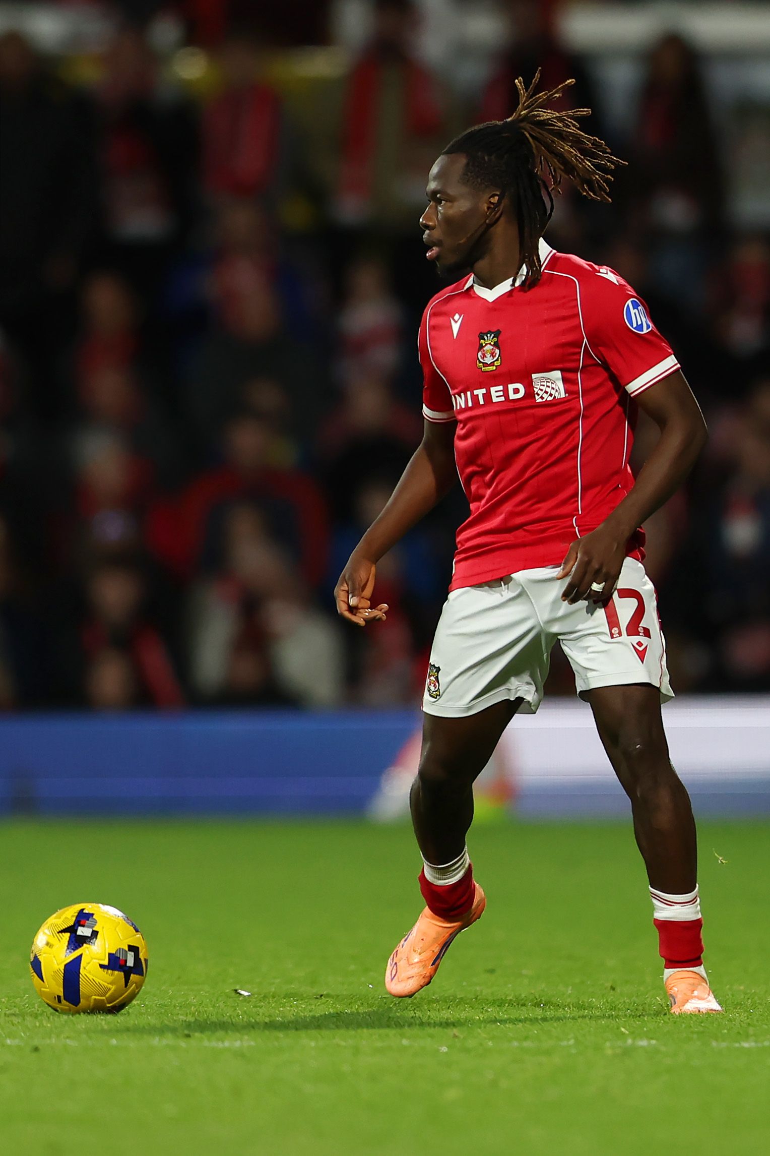 Wrexham pierde a Issa Kabore por lesión grave en amistoso con Burkina Faso
