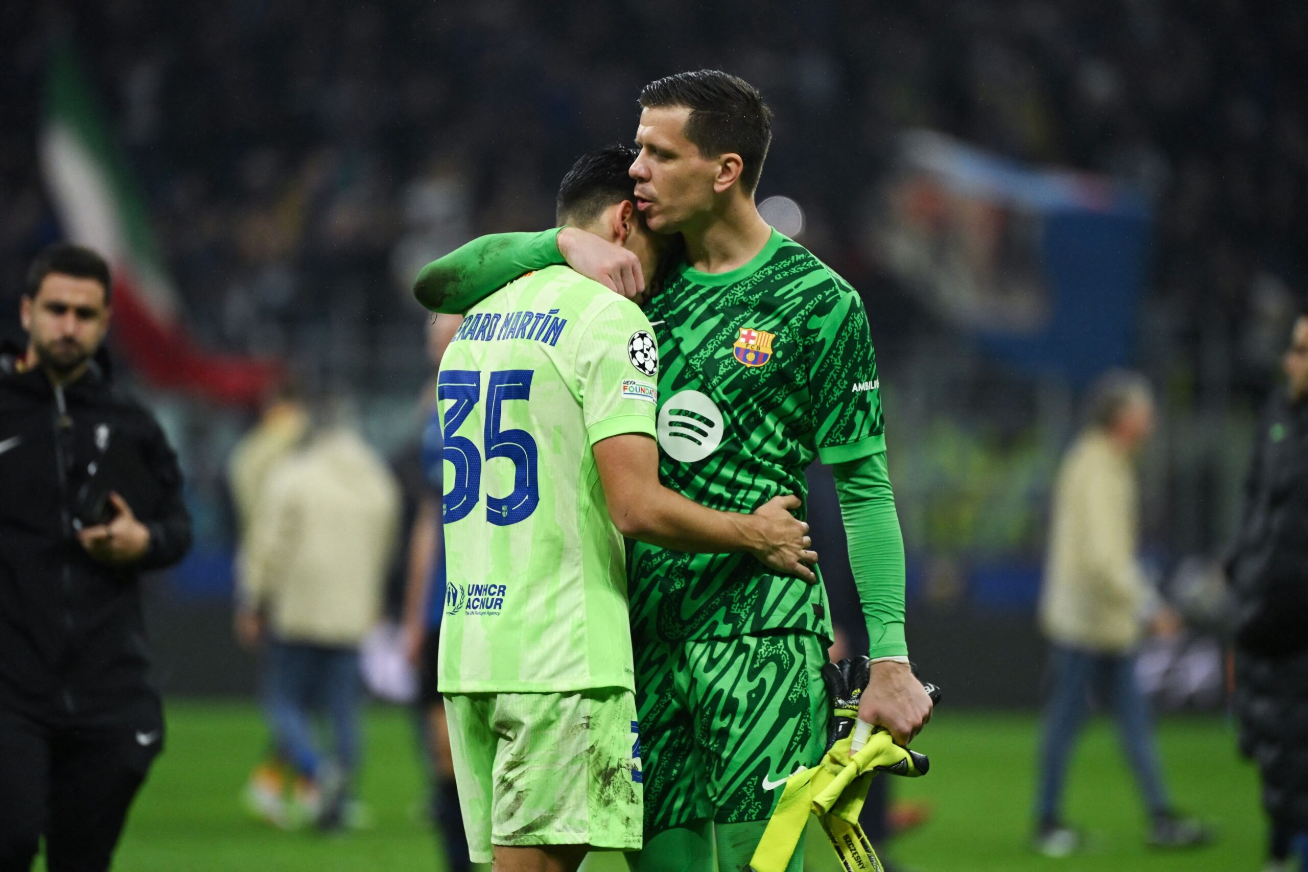 Wojciech Szczesny ayuda a estrella del Barcelona tras derrota en semifinales de Champions