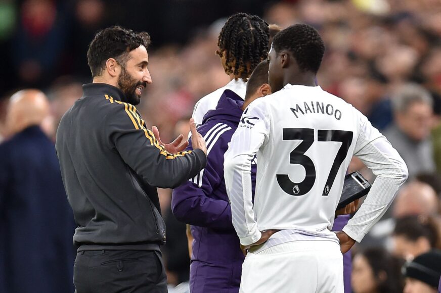 West Ham dispuesto a fichar a Kobbie Mainoo y salvar su futuro en la selección