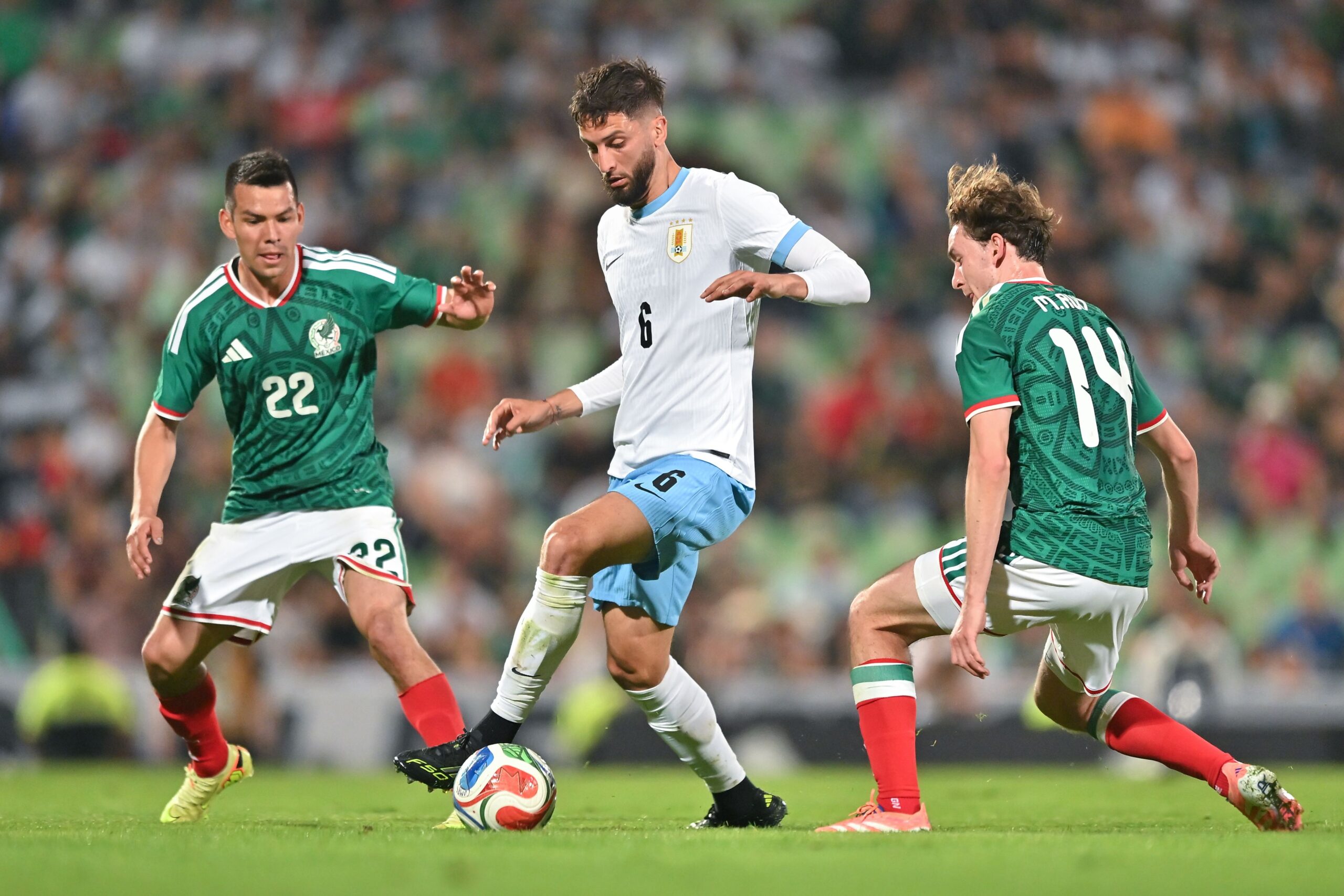 Empate sin goles en Torreón: México y Uruguay preocupados через lesión Lozano