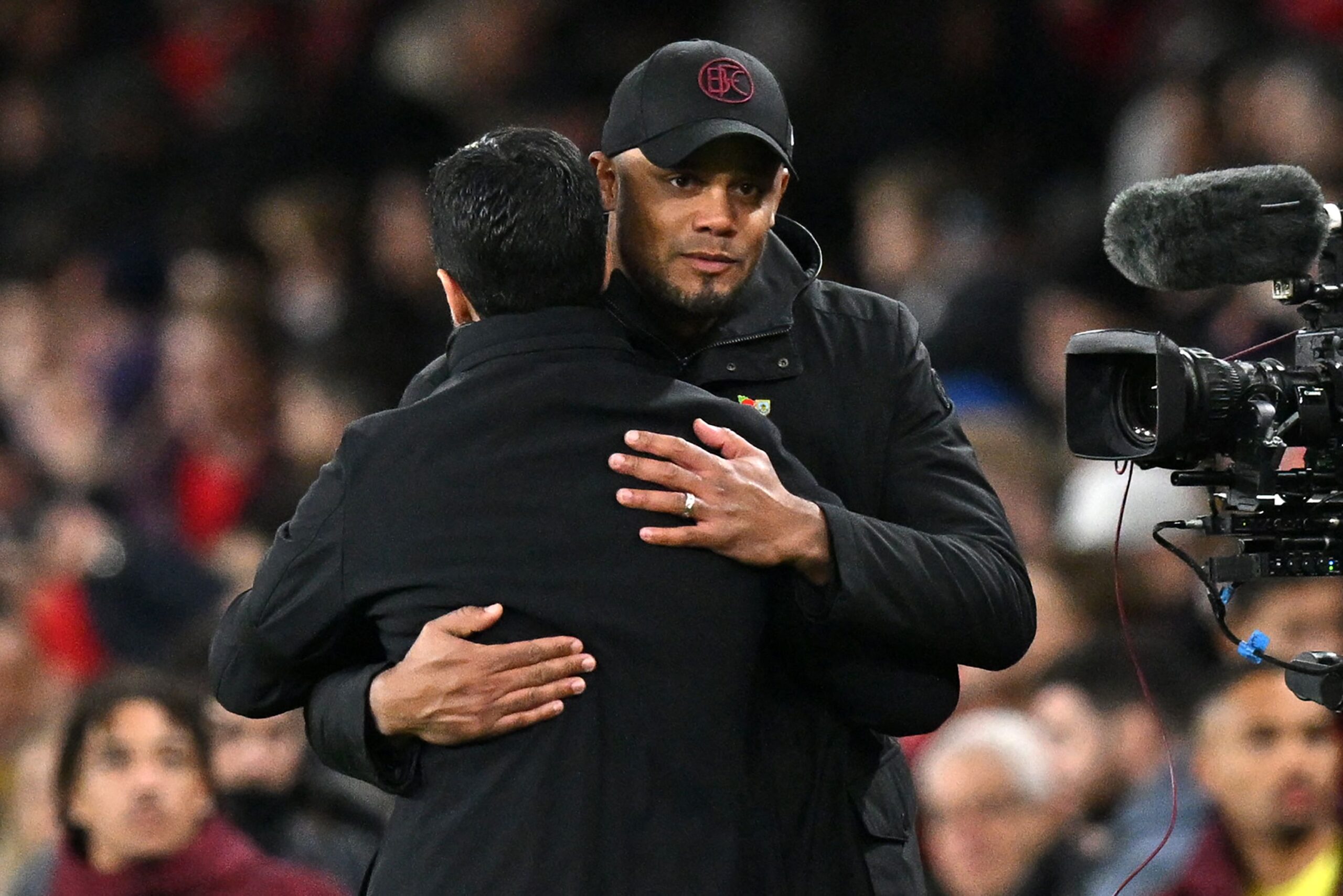Arteta comparte sus pensamientos sobre Kompany tras entrenarlo en Man City
