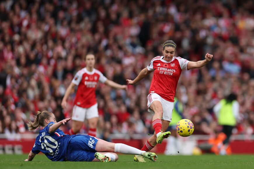 Llamado a la justicia: Slegers y Bompastor exigen VAR tras empate de Arsenal y Chelsea