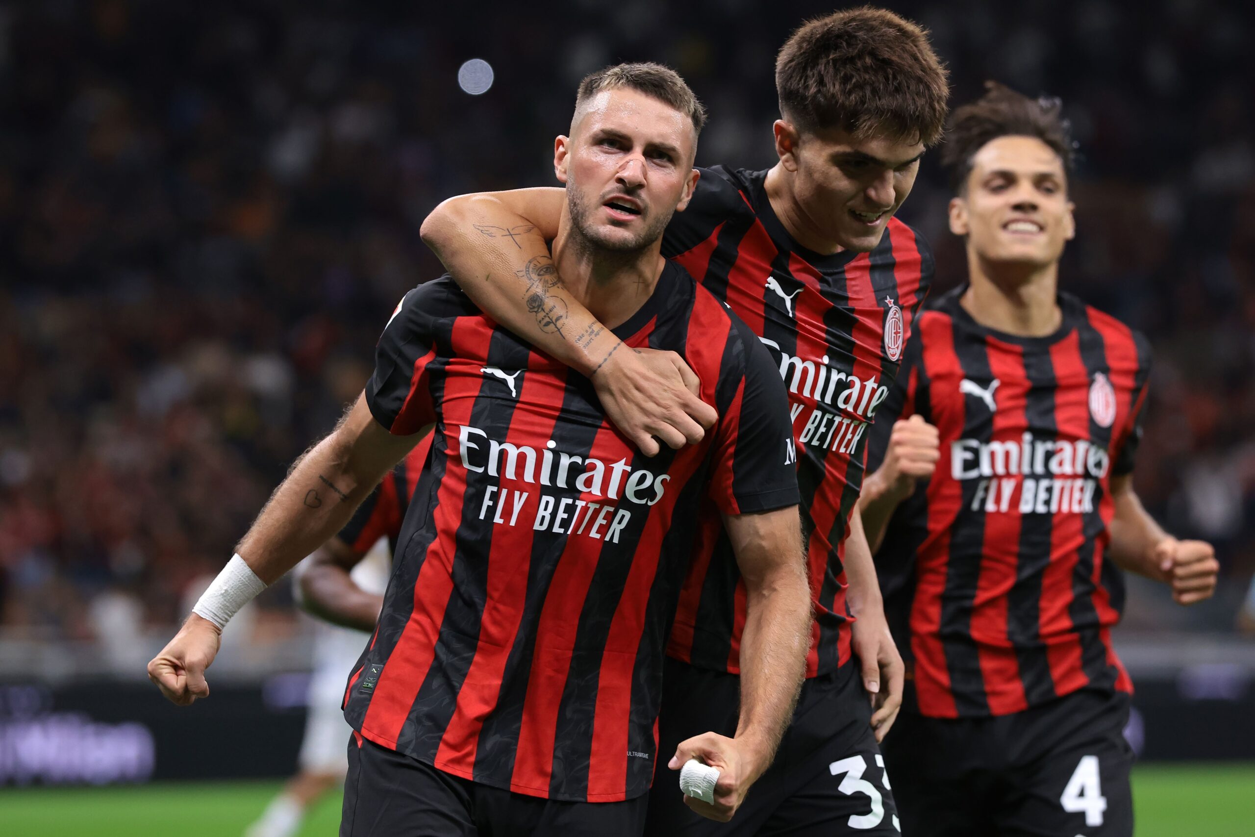 AC Milan evalúa futuro de Santiago Giménez y posible cambio con West Ham