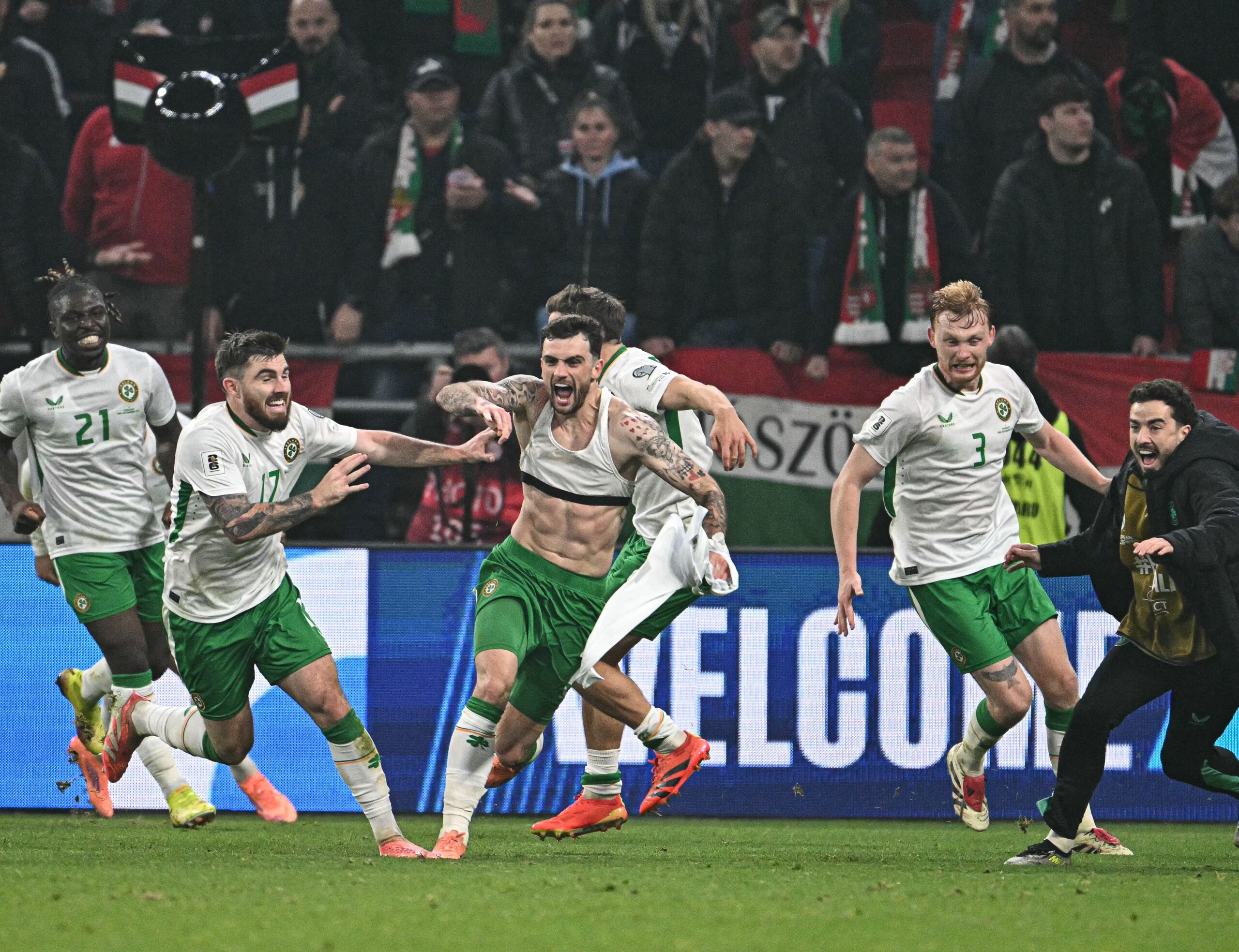 Troy Parrott brilla con triplete y mantiene vivas las esperanzas de Irlanda en el Mundial