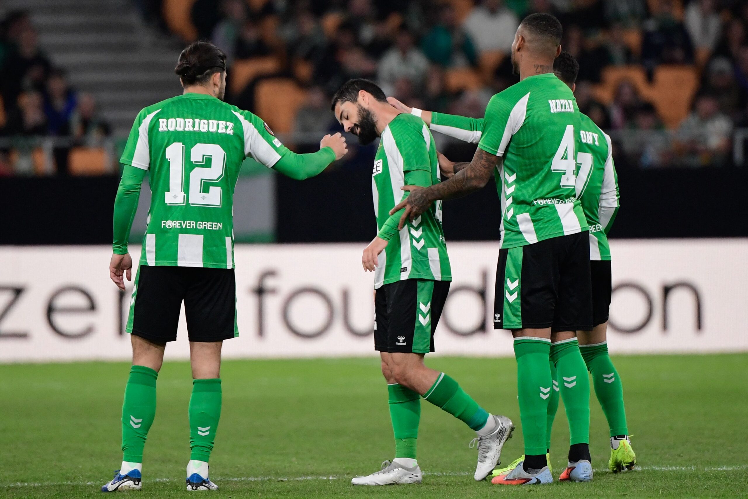 Isco se pierde partidos tras recibir siete puntos de sutura en Europa League