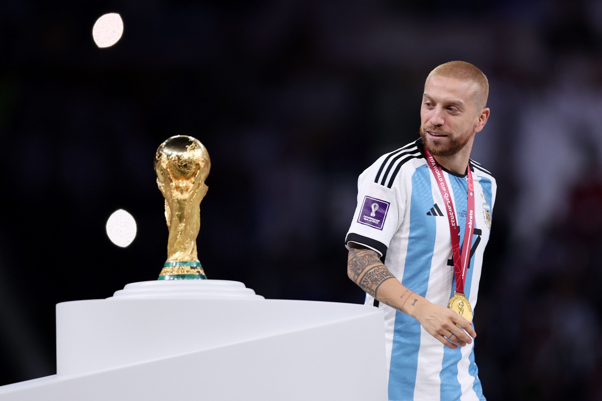 El compañero de Messi vuelve al fútbol tras dos años de suspensión por doping