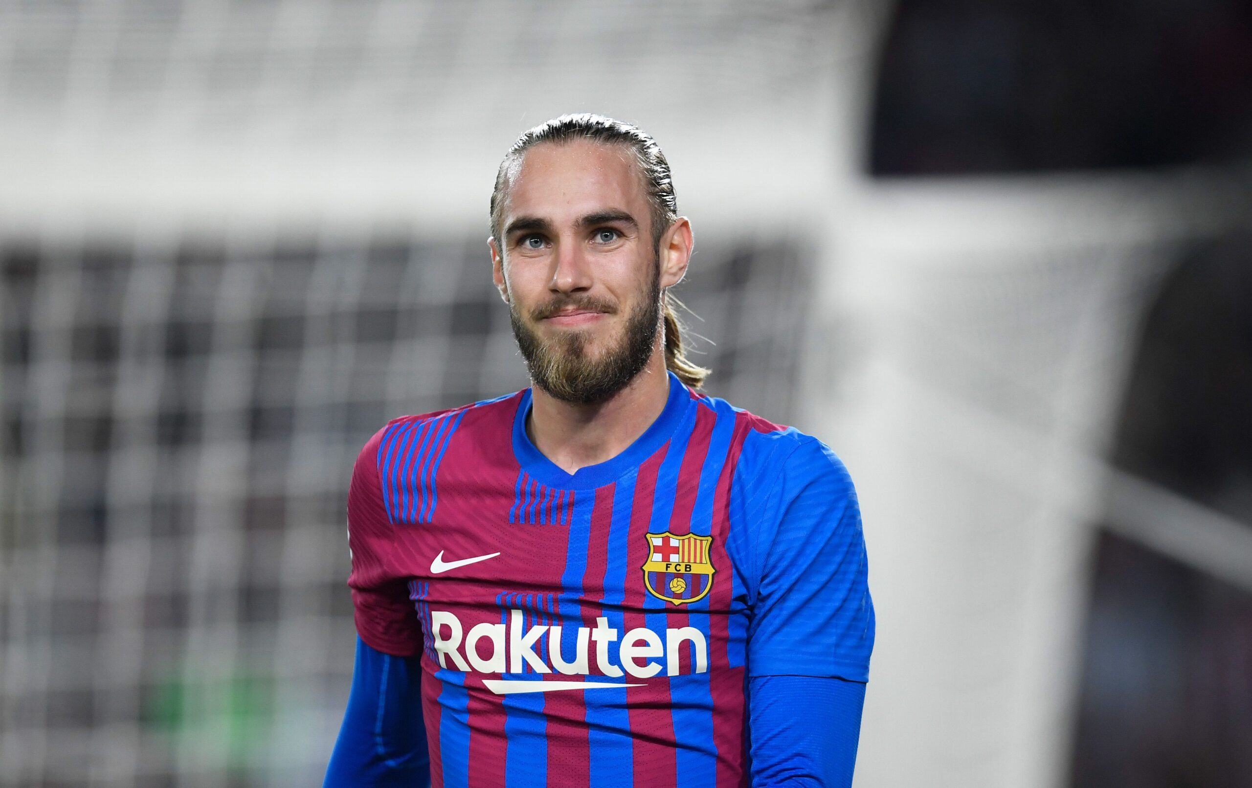 Equipos de Premier apuntan a ex lateral del Barcelona tras rechazo de oferta