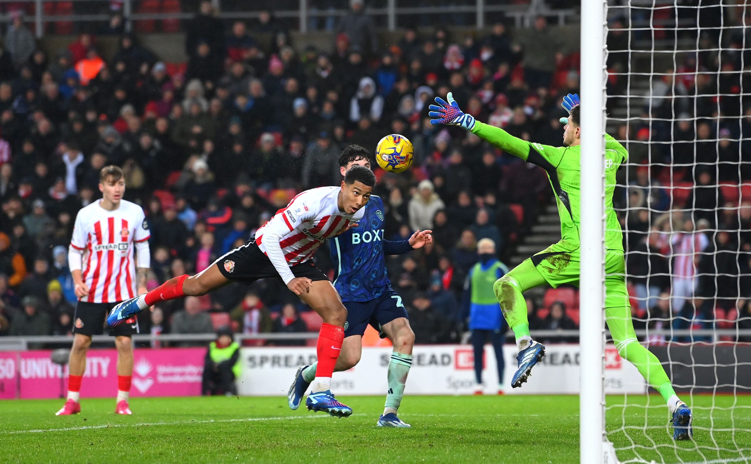 Ilan Meslier podría unirse a Milan: agente de Leeds busca traspaso a Italia