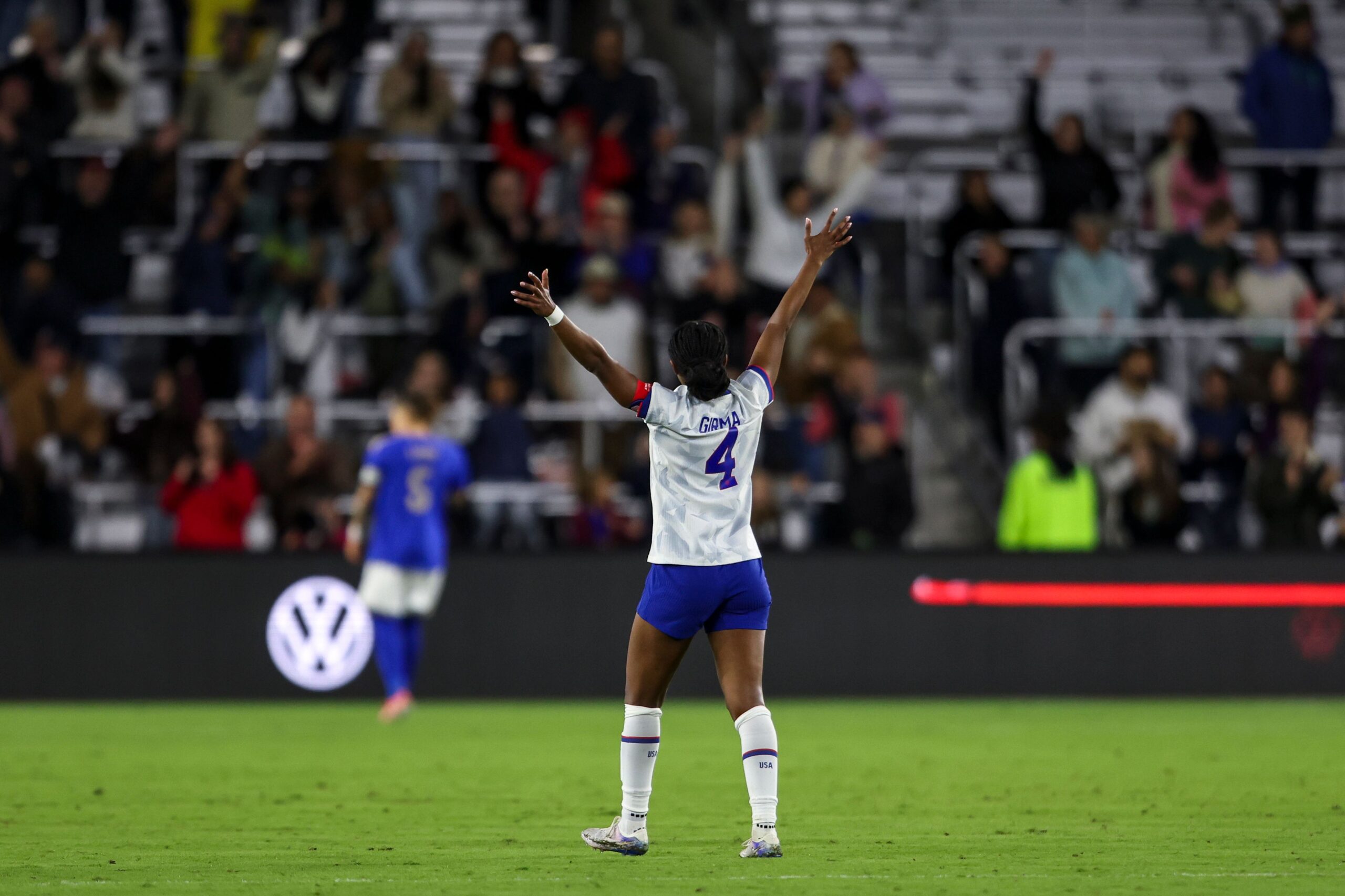 Macario brilla con dos goles y Moultrie destaca en el triunfo sobre Italia