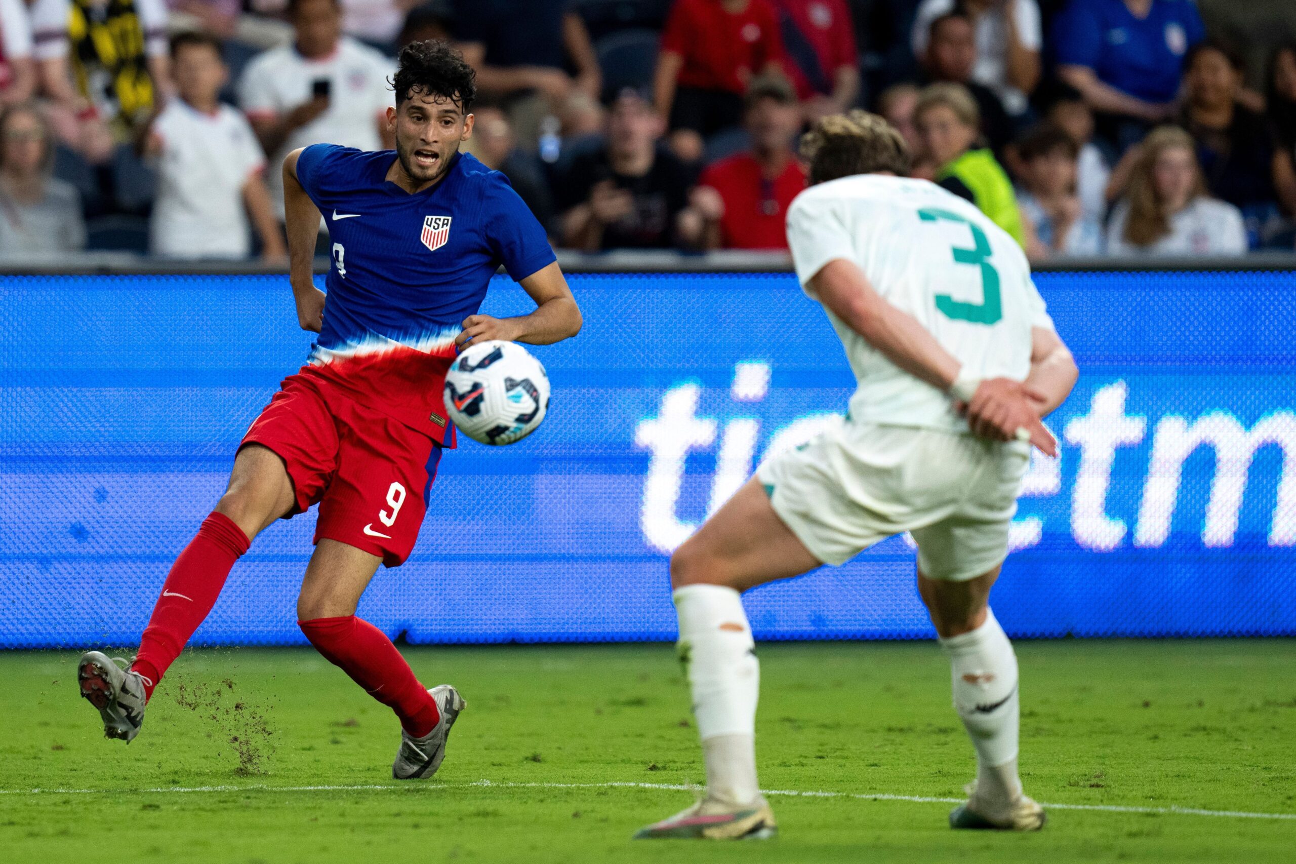 Donovan expresa preocupación por minutos limitados de Pepi en la USMNT