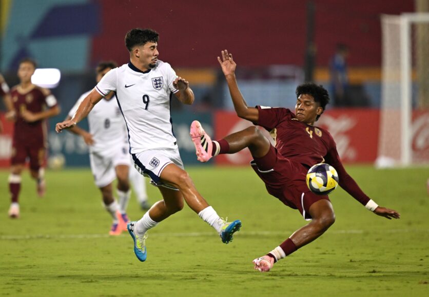 Inglaterra sufre decepcionante inicio en el Mundial Sub-17 tras derrota ante Venezuela