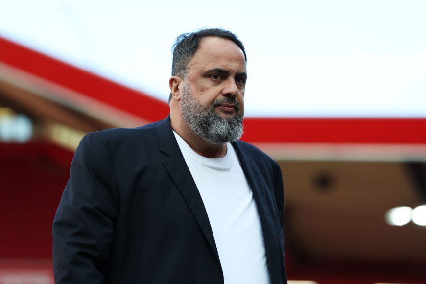 Evangelos Marinakis apoya económicamente tras ataque en tren de Huntingdon
