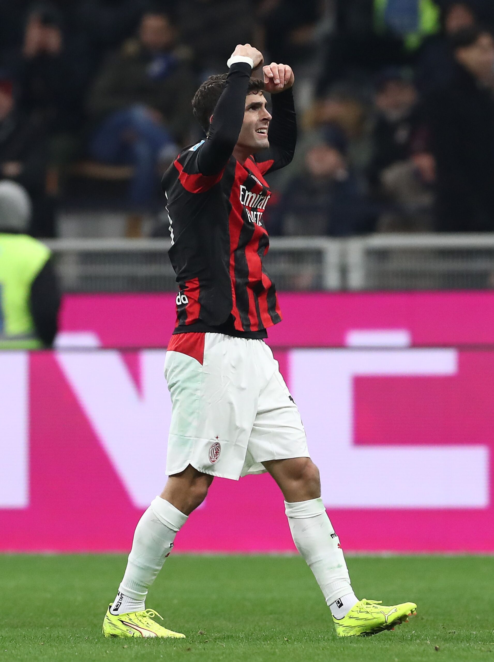 Pulisic brilla en el derbi de Milán y Tillman destaca en la defensa de EE.UU.