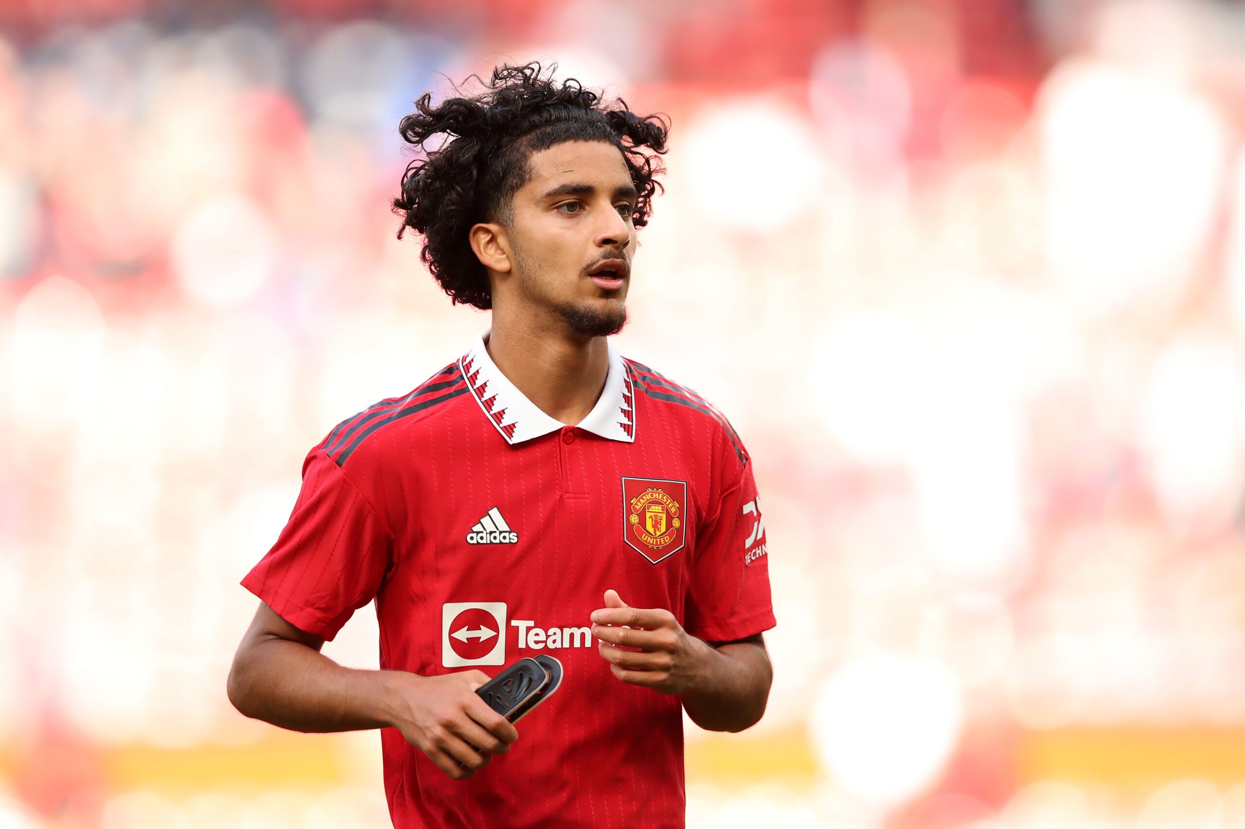 Ex-jugador del Manchester United excluido del equipo antes del partido ante Betis