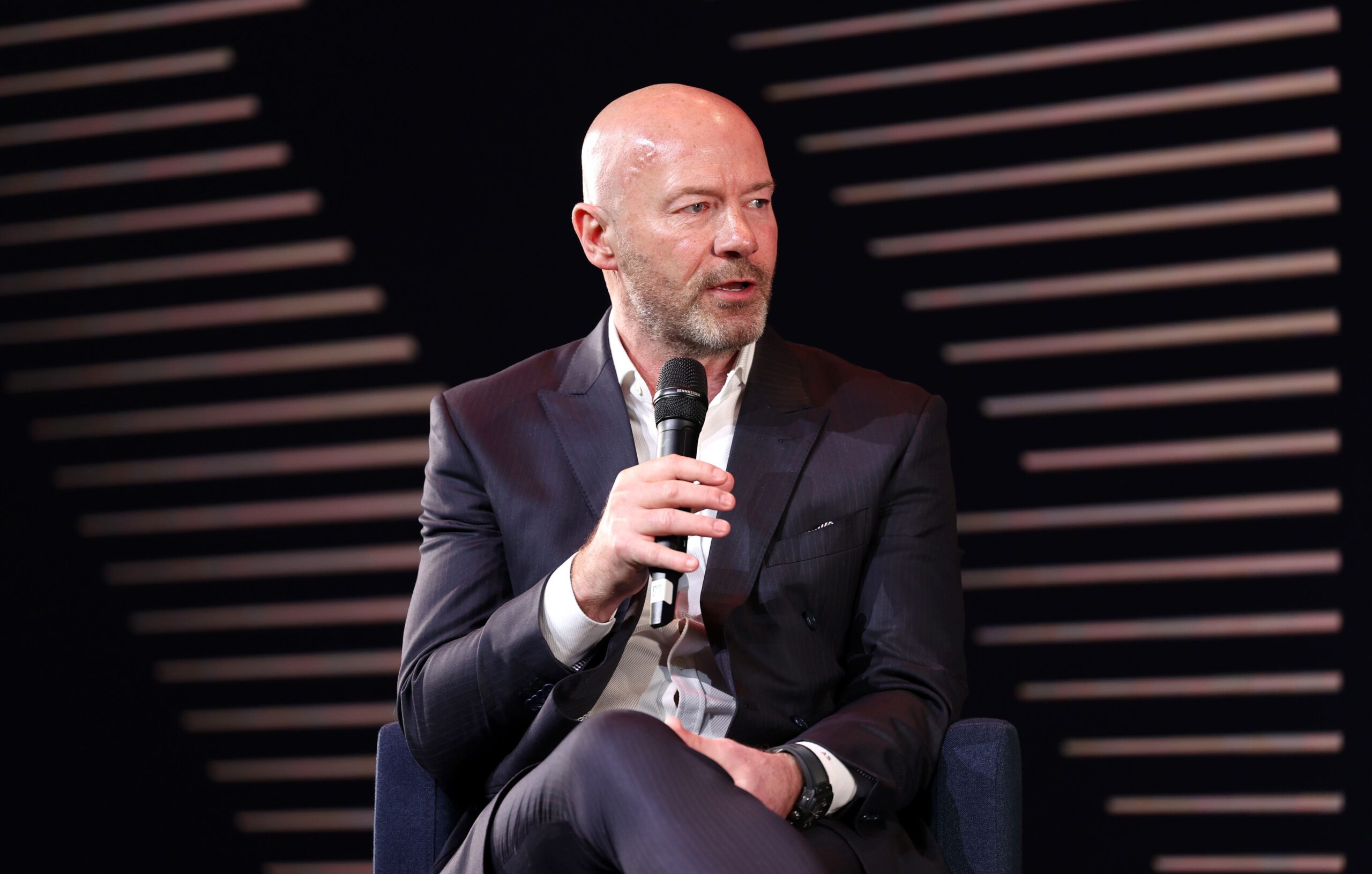 Alan Shearer critica a Man Utd por pagar de más por Benjamin Sesko