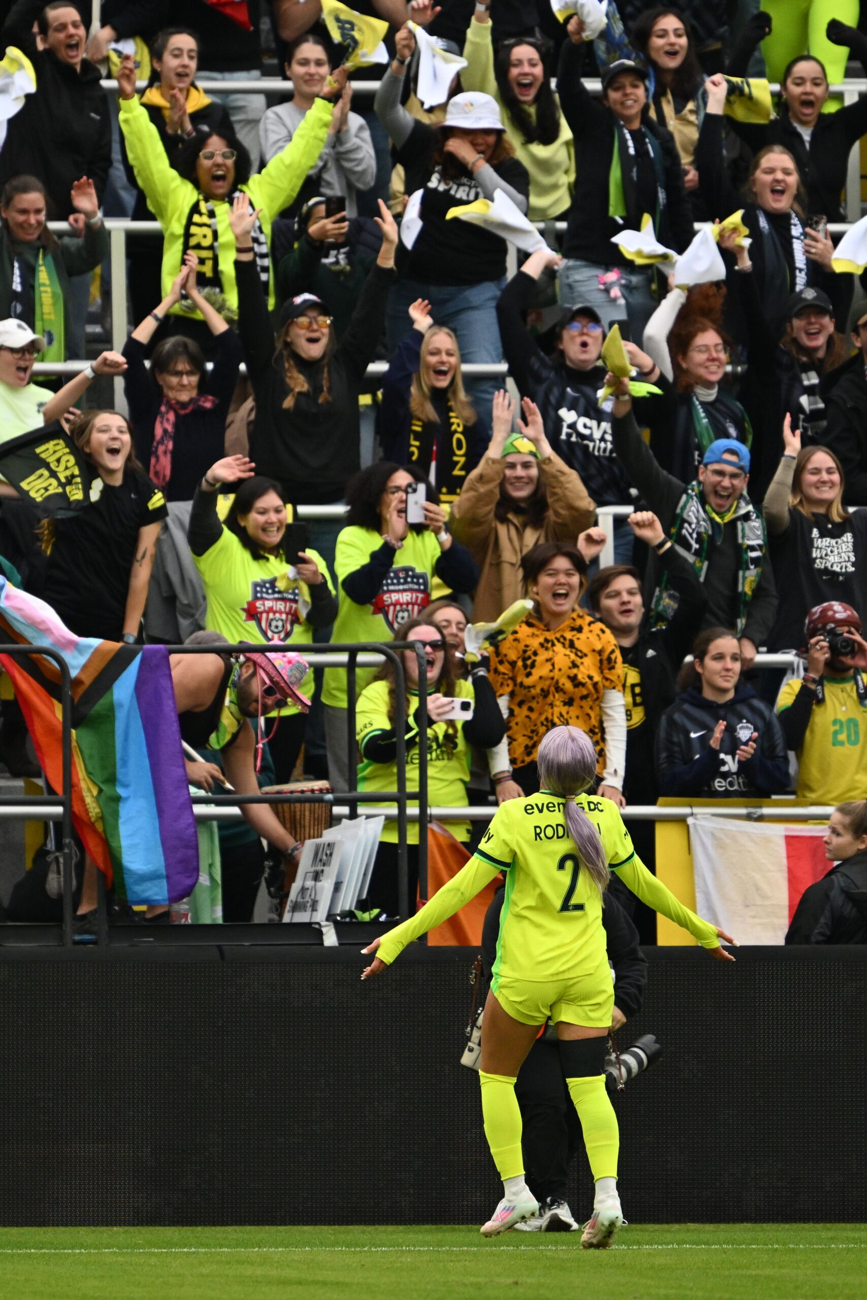 Trinity Rodman evalúa ofertas europeas mientras futuro en Washington Spirit incierto