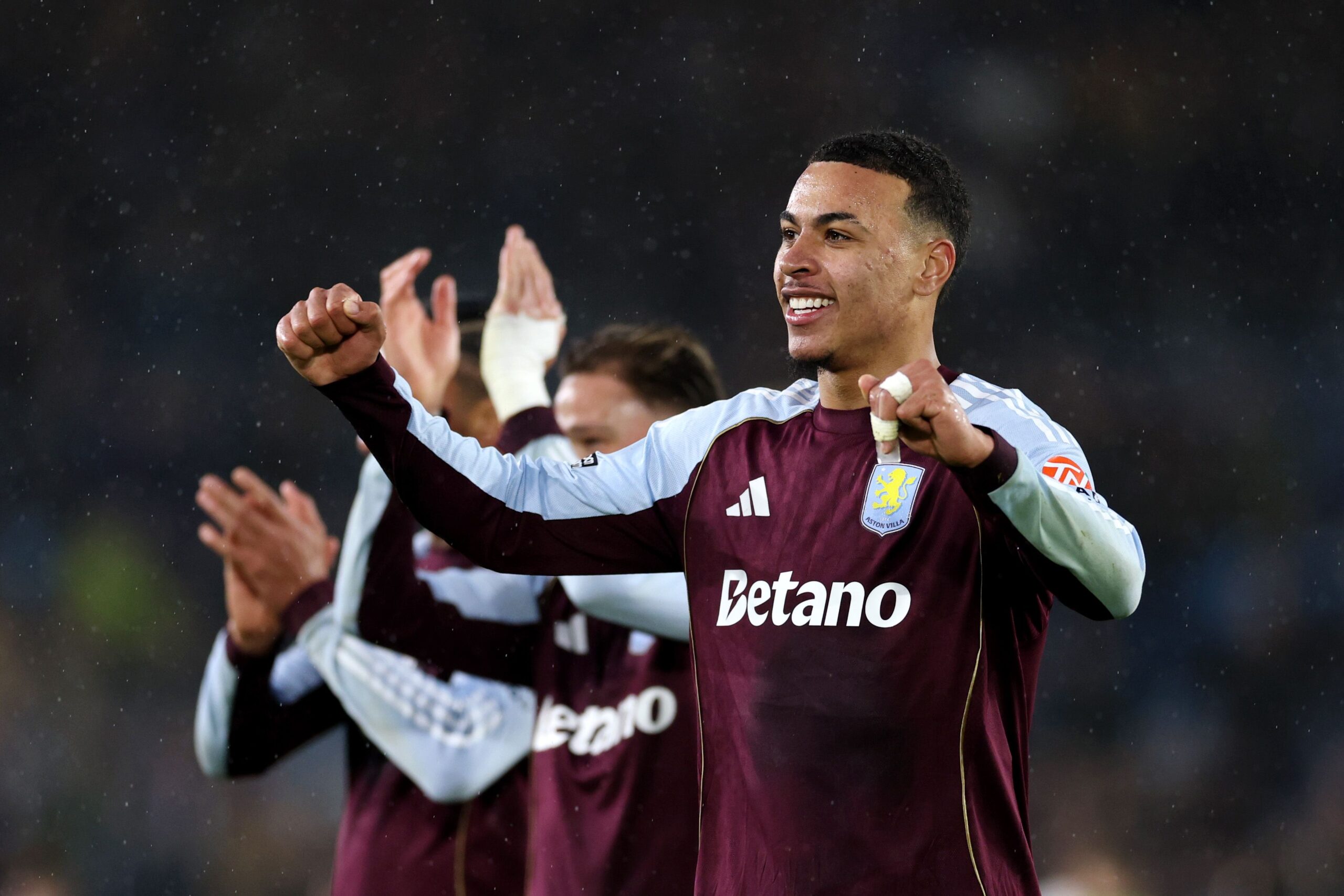 Emery envía mensaje ‘enfadado’ a Morgan Rogers tras doblete contra Leeds