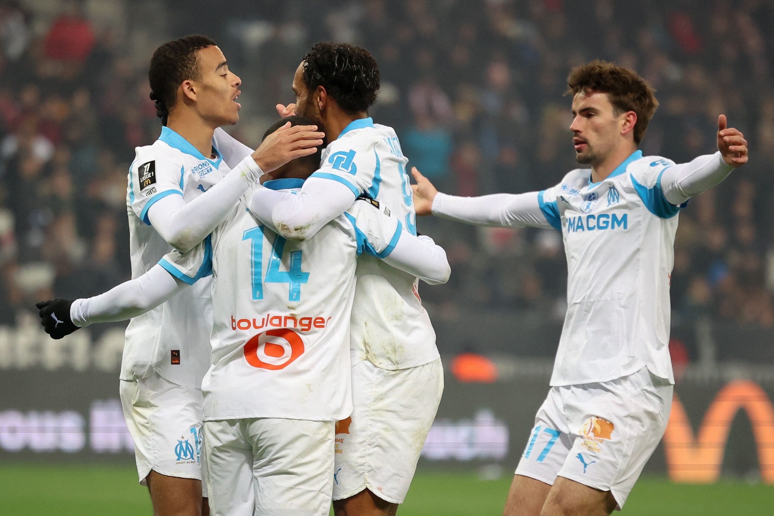 Mason Greenwood anota dos goles y provoca pelea en triunfo del Marseille