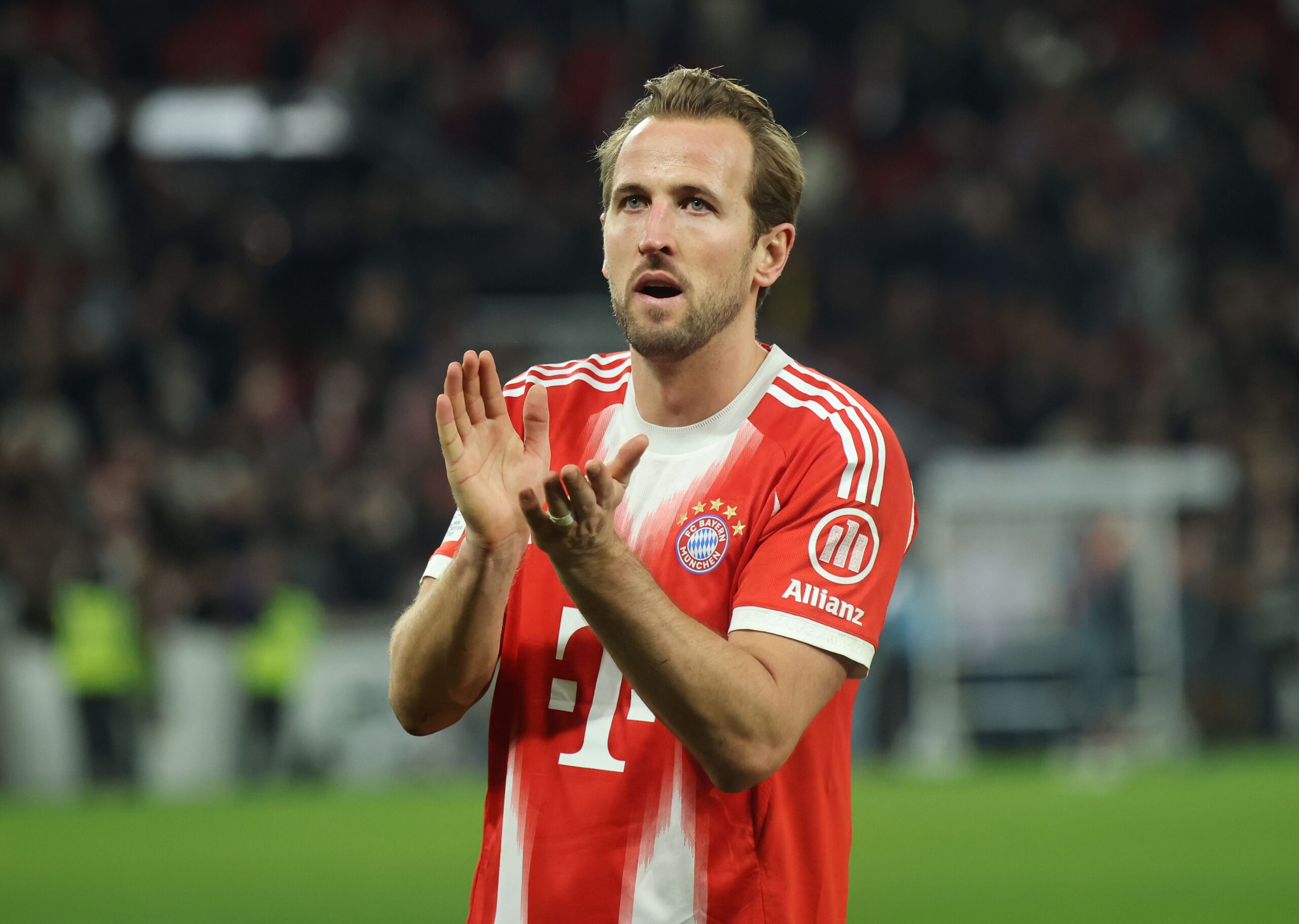 Golazo de Harry Kane: hat-trick impresionante para Bayern contra Stuttgart
