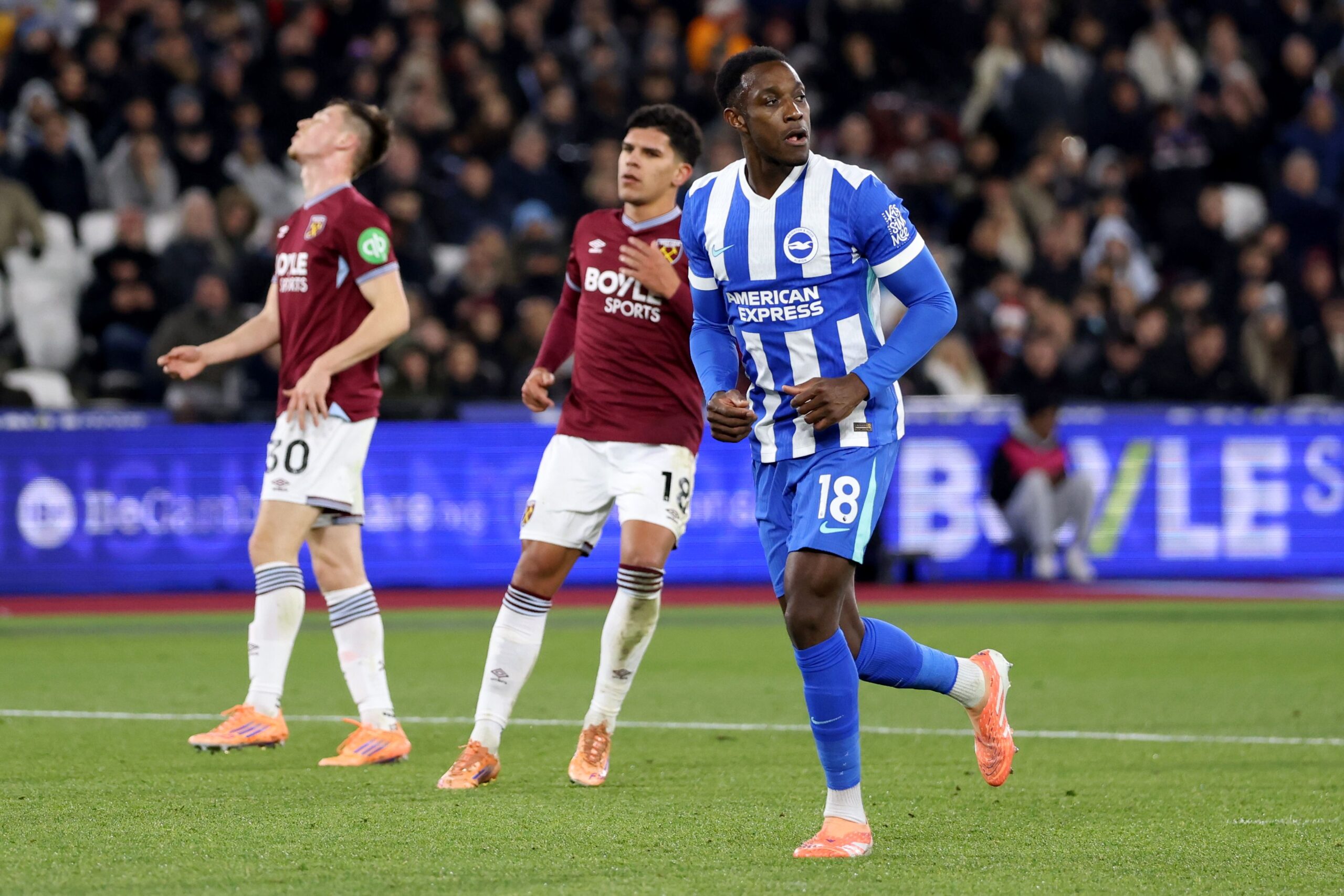 Danny Welbeck criticado tras fallida Panenka en empate Brighton vs West Ham