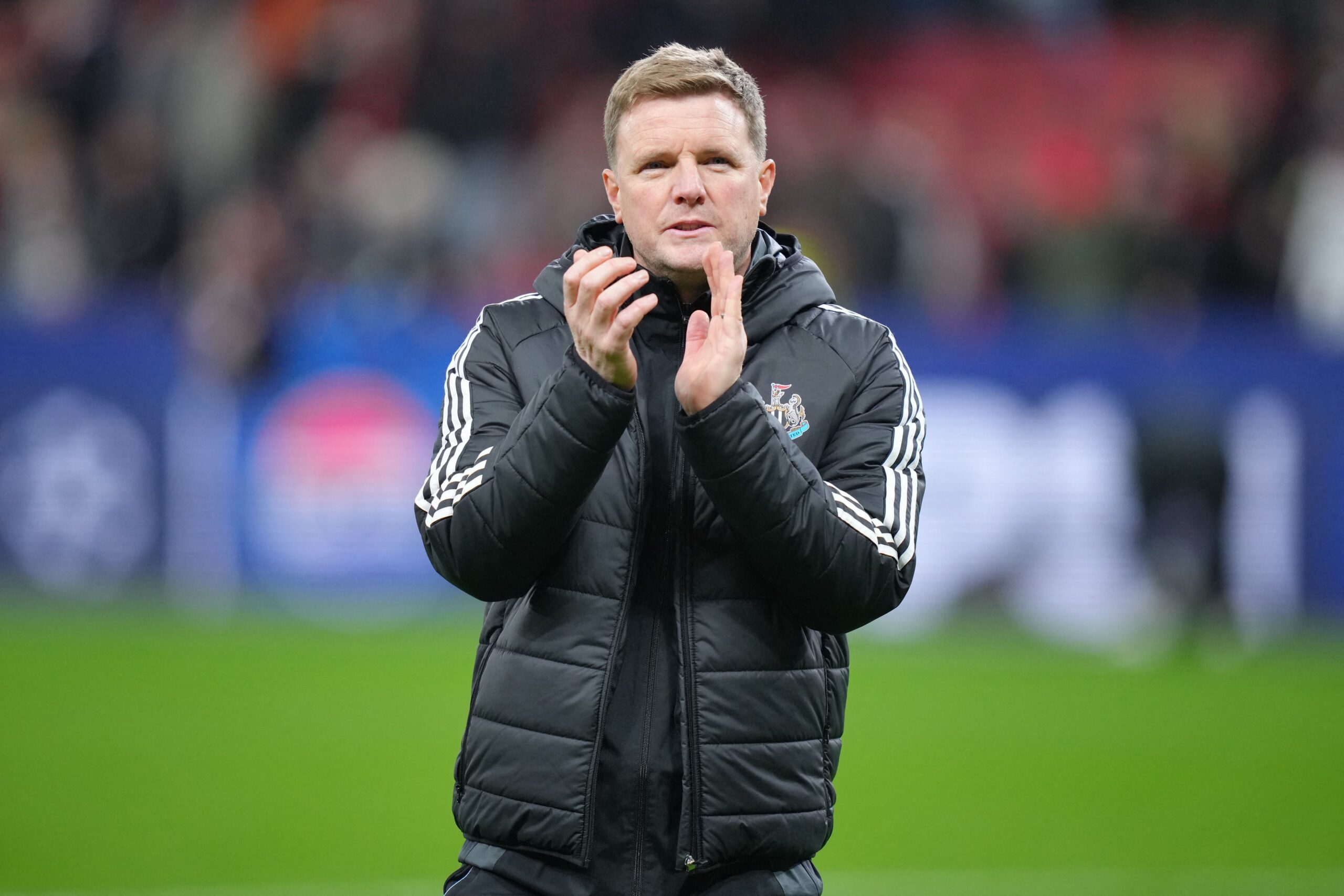 Preocupantes noticias: Eddie Howe informa sobre la lesión de Tino Livramento