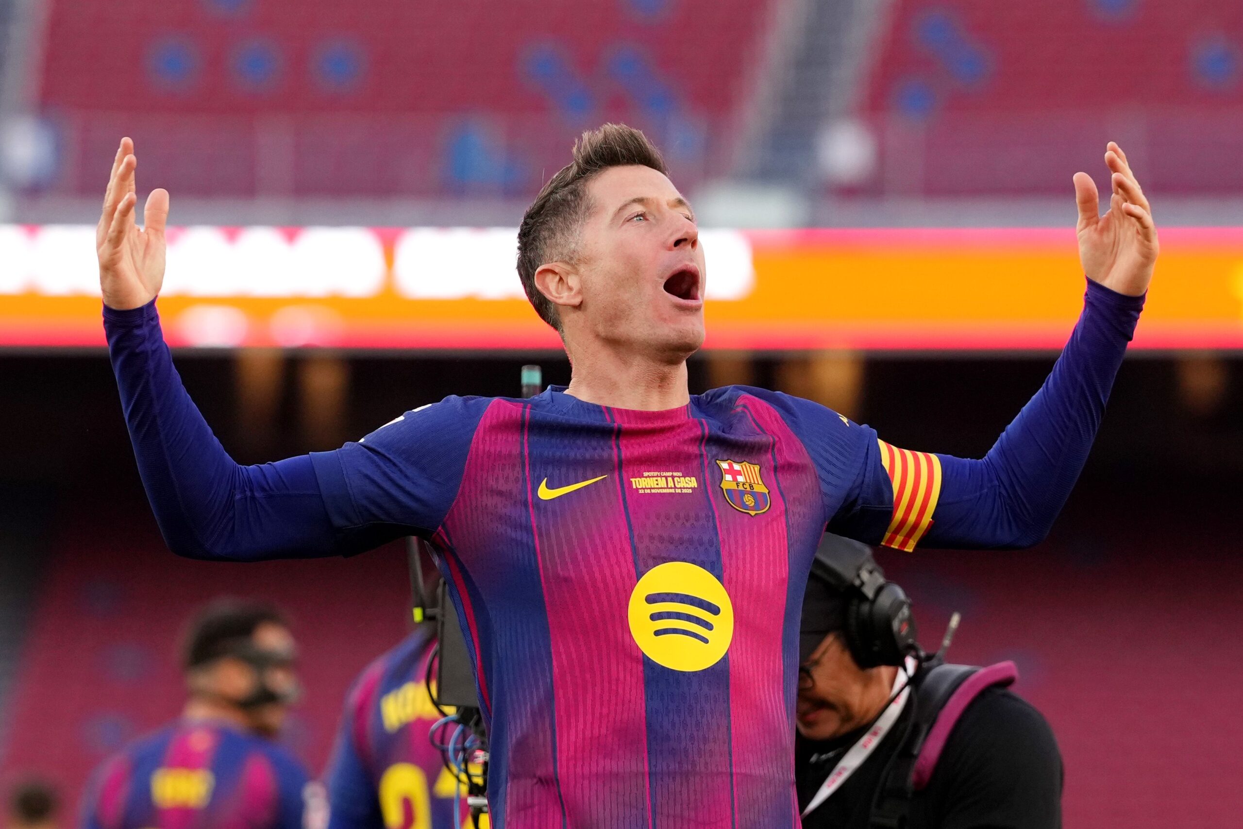Lewandowski pone en duda su futuro en Barcelona tras difícil inicio de temporada