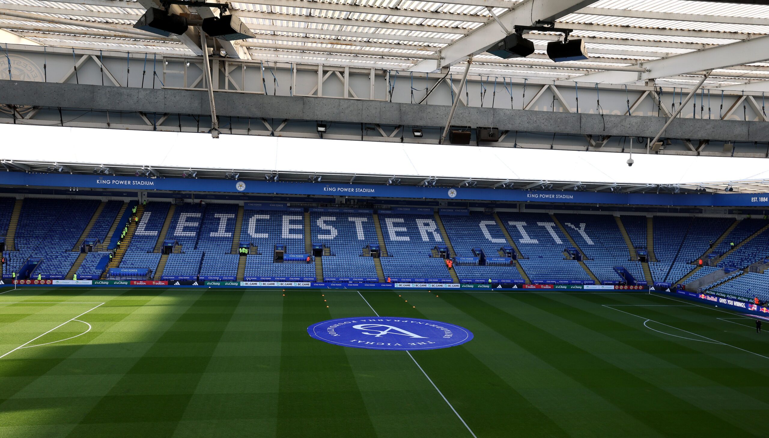 Leicester City se disculpa por retener salarios de empleados tras Navidad