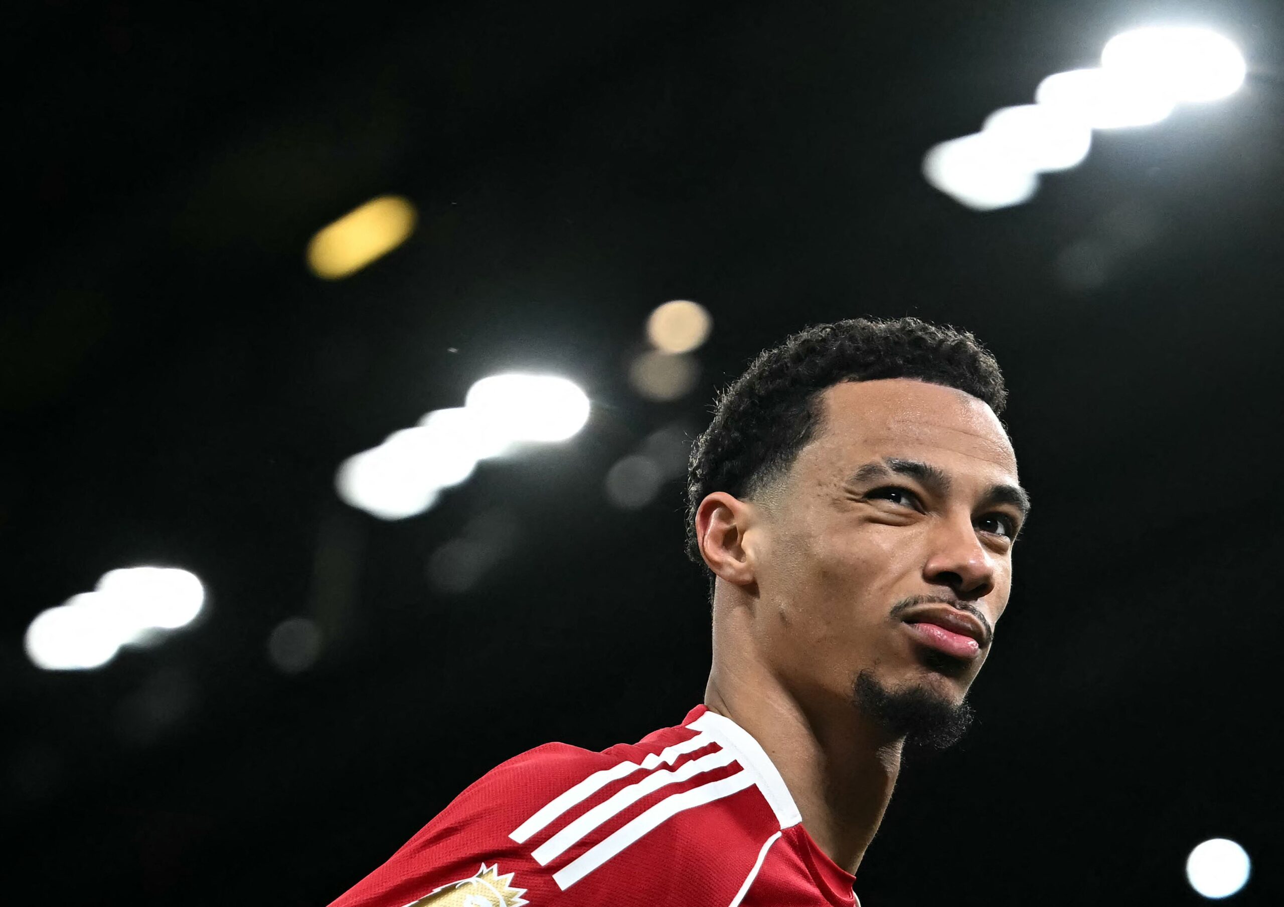 Arne Slot elogia el avance de Hugo Ekitike tras su doblete ante Liverpool