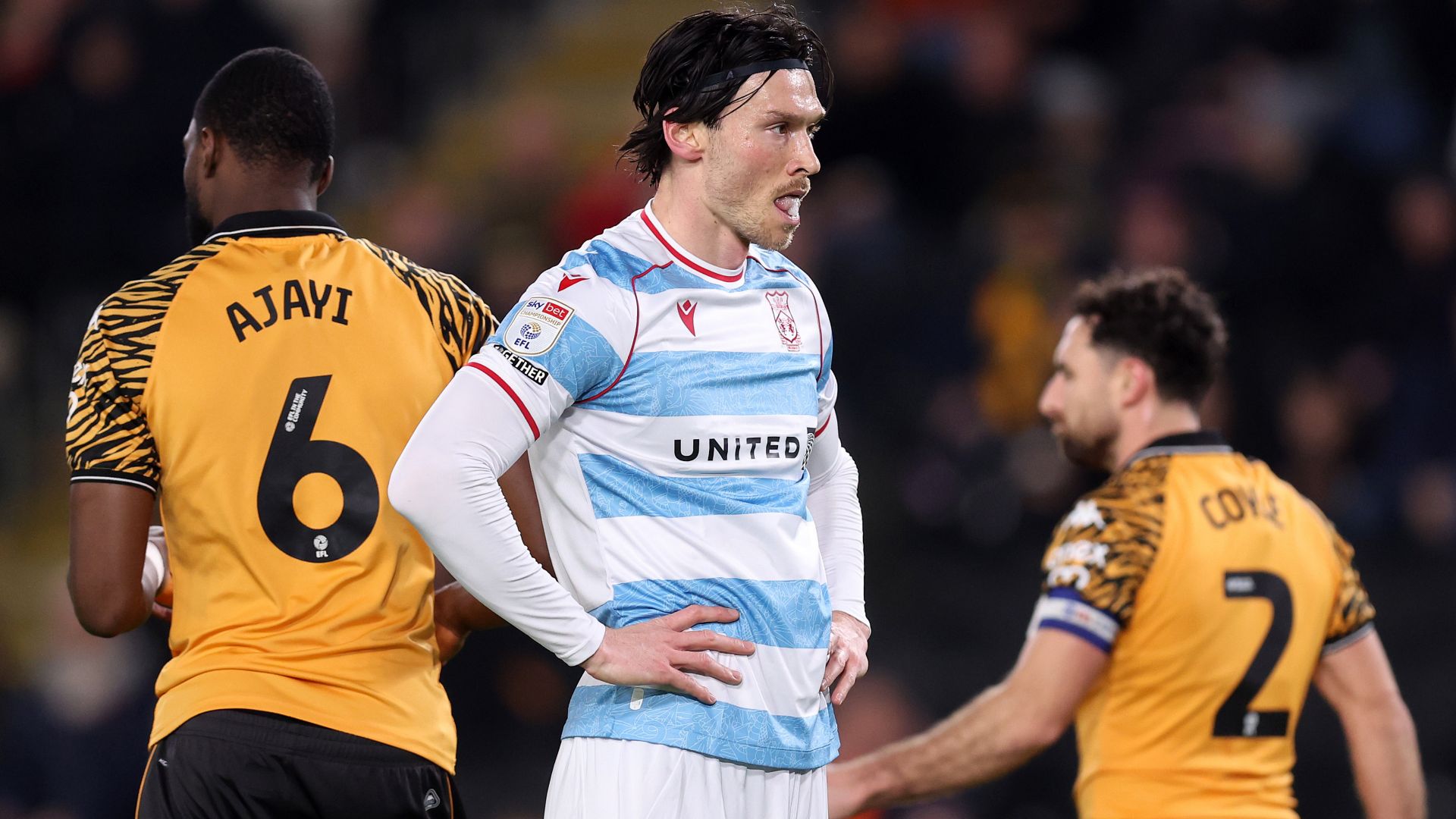 Phil Parkinson critica actuación del Wrexham tras derrota contra Hull City