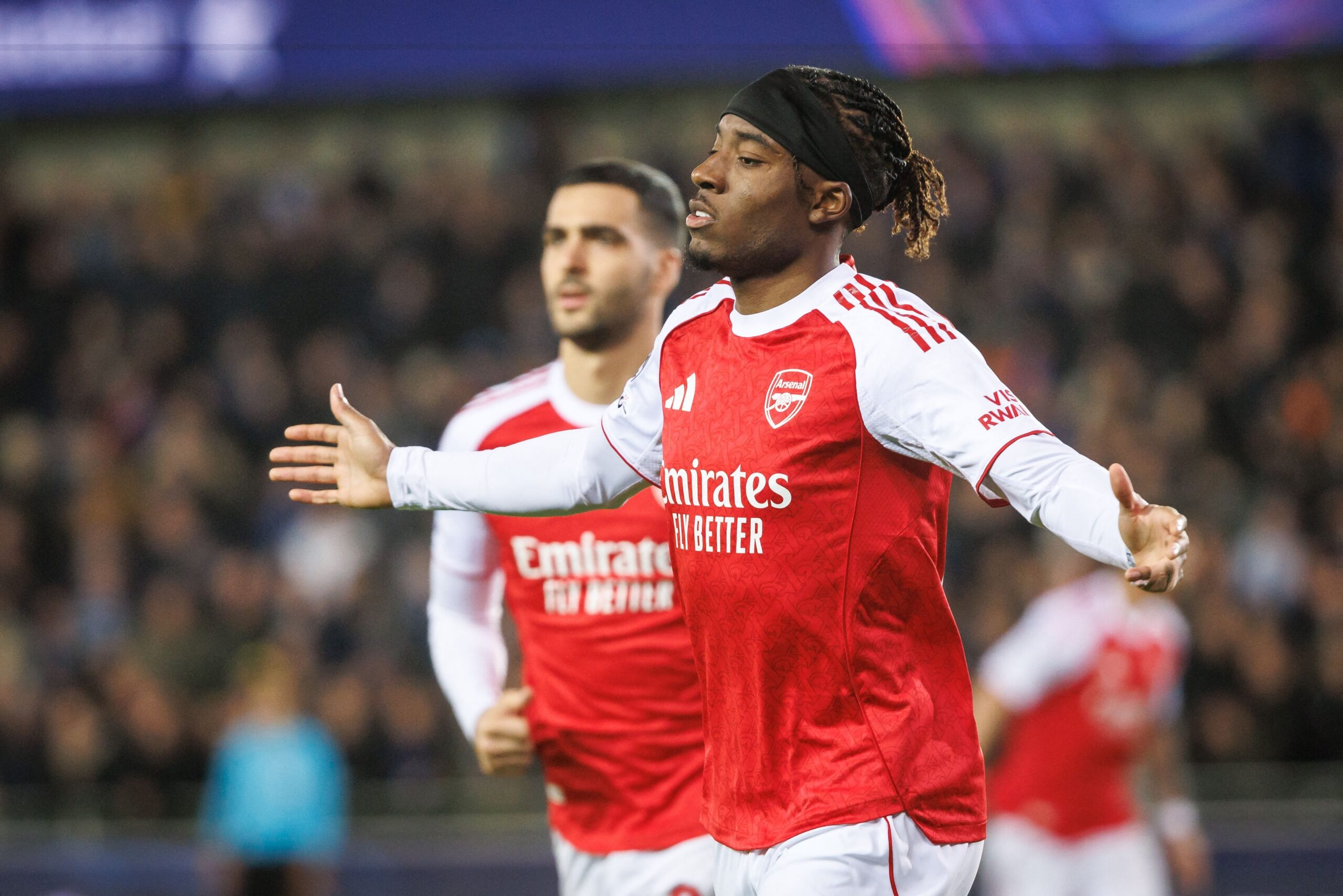 Noni Madueke reta a rivales de Champions y Premier tras victoria del Arsenal