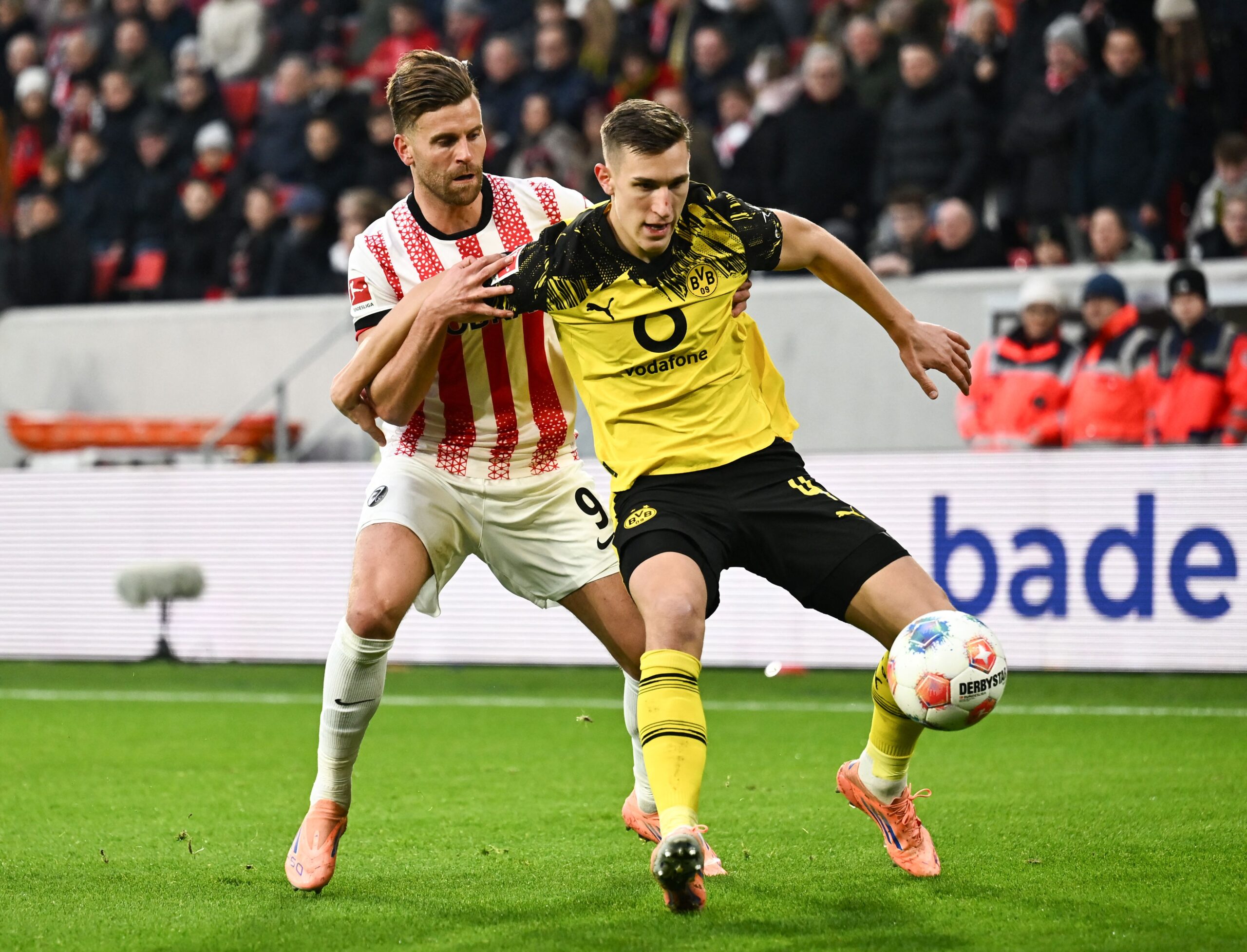 Borussia Dortmund busca renovar contrato de Schlotterbeck como jugador mejor pagado