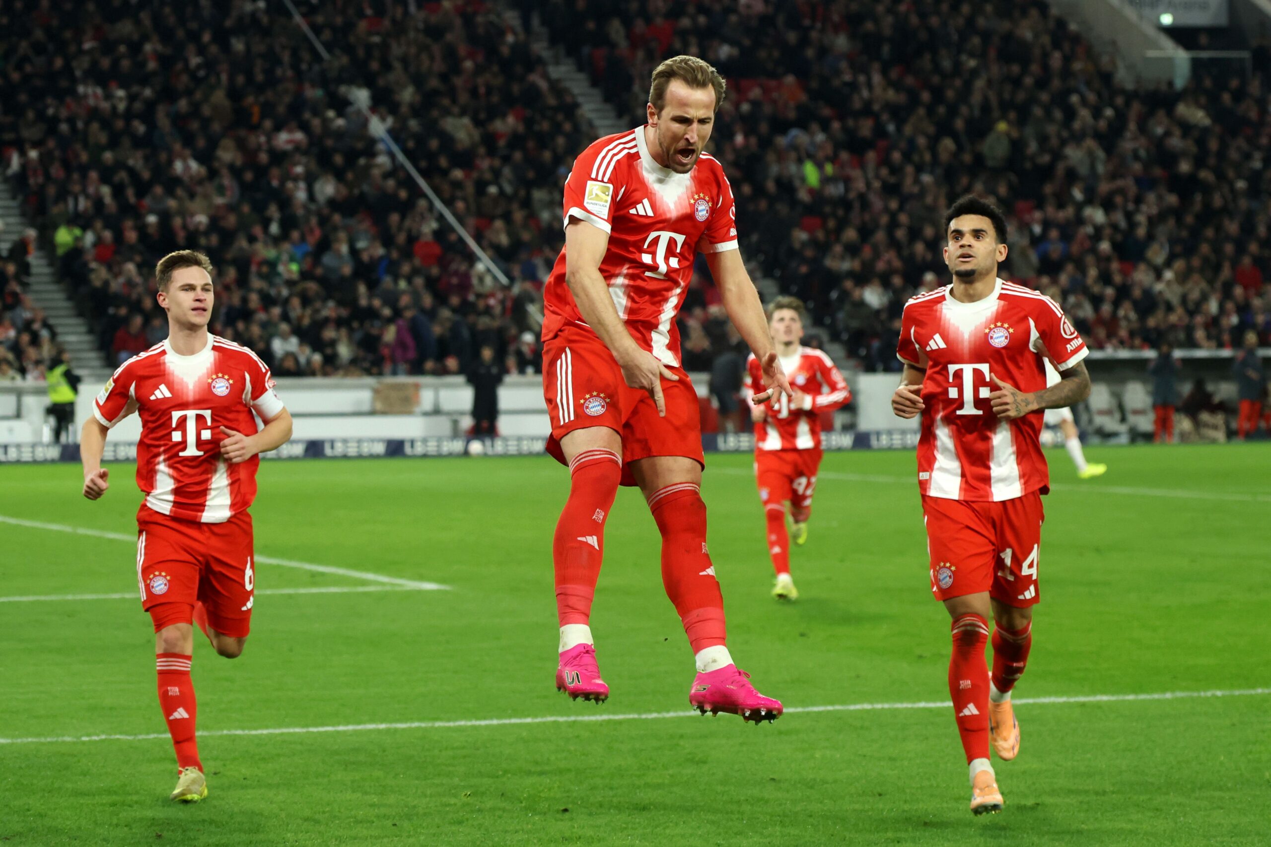 Harry Kane brilla como suplente y anota hat-trick en triunfo sobre Stuttgart