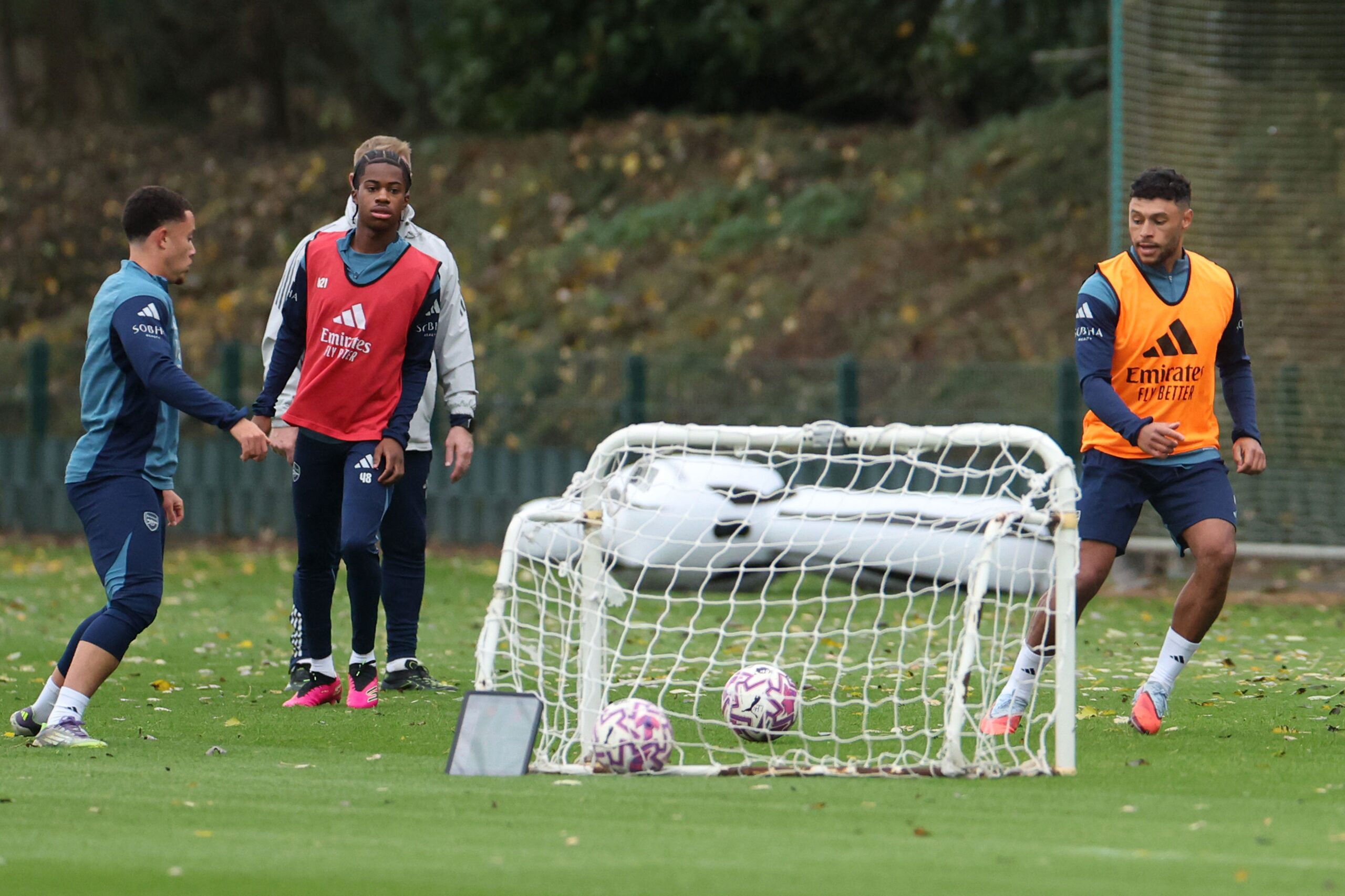 Alex Oxlade-Chamberlain destaca a estrella del Arsenal como jugador impresionante