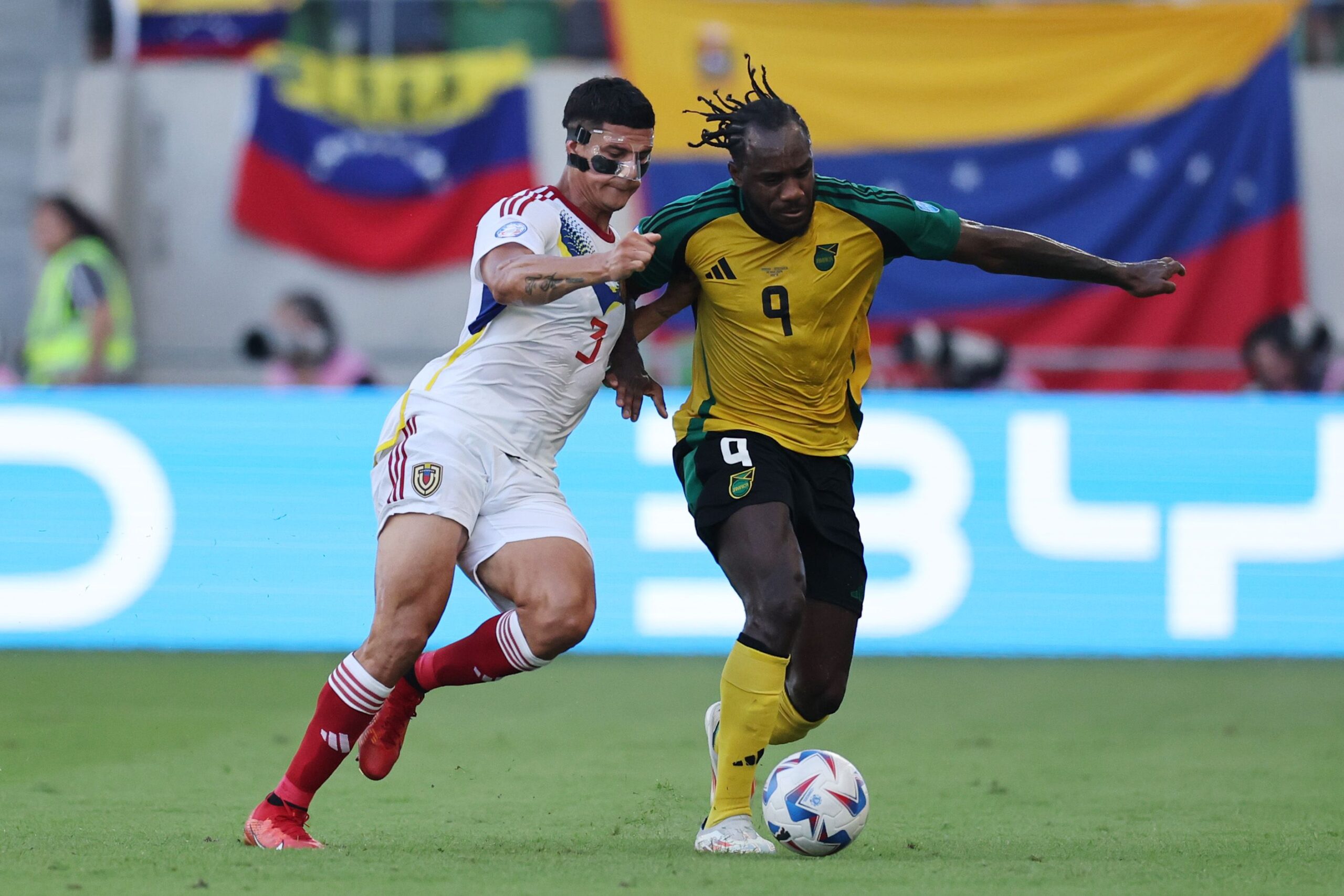 Michail Antonio entrena con club de Championship tras su grave accidente automovilístico