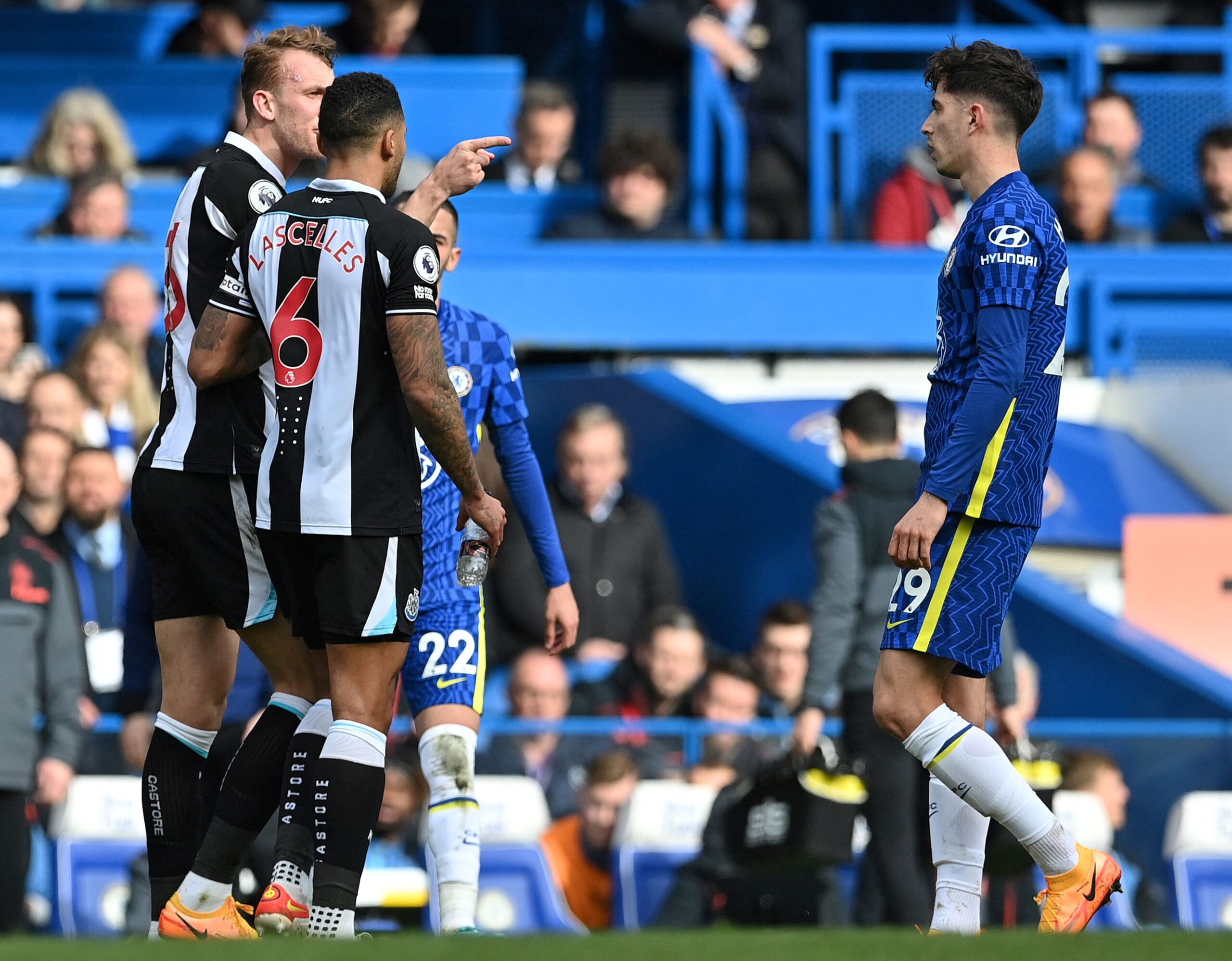 Newcastle y Arsenal: Jugador supera feud en circunstancias inusuales