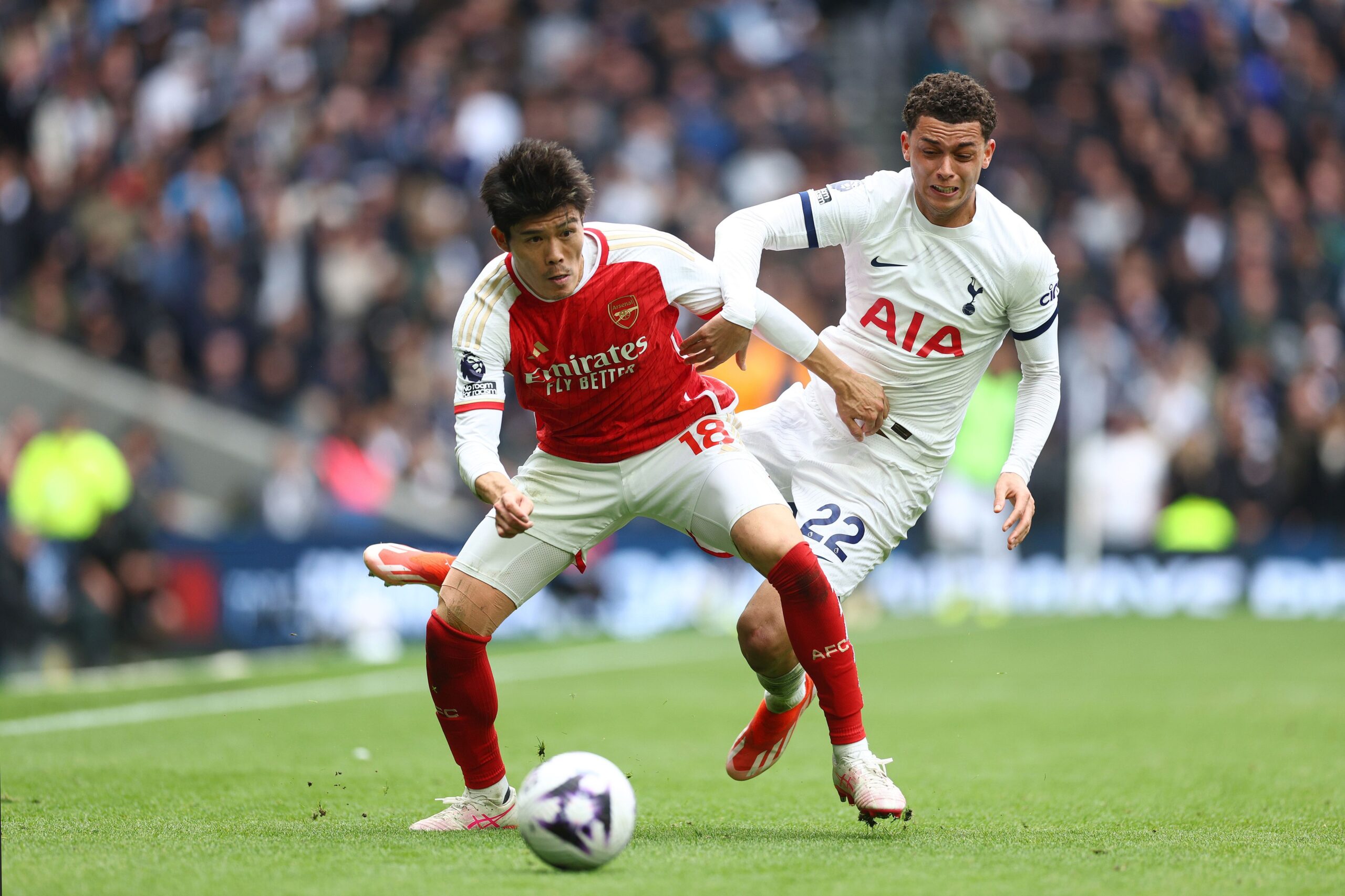Ajax ficha al exjugador del Arsenal Takehiro Tomiyasu gratis por contrato