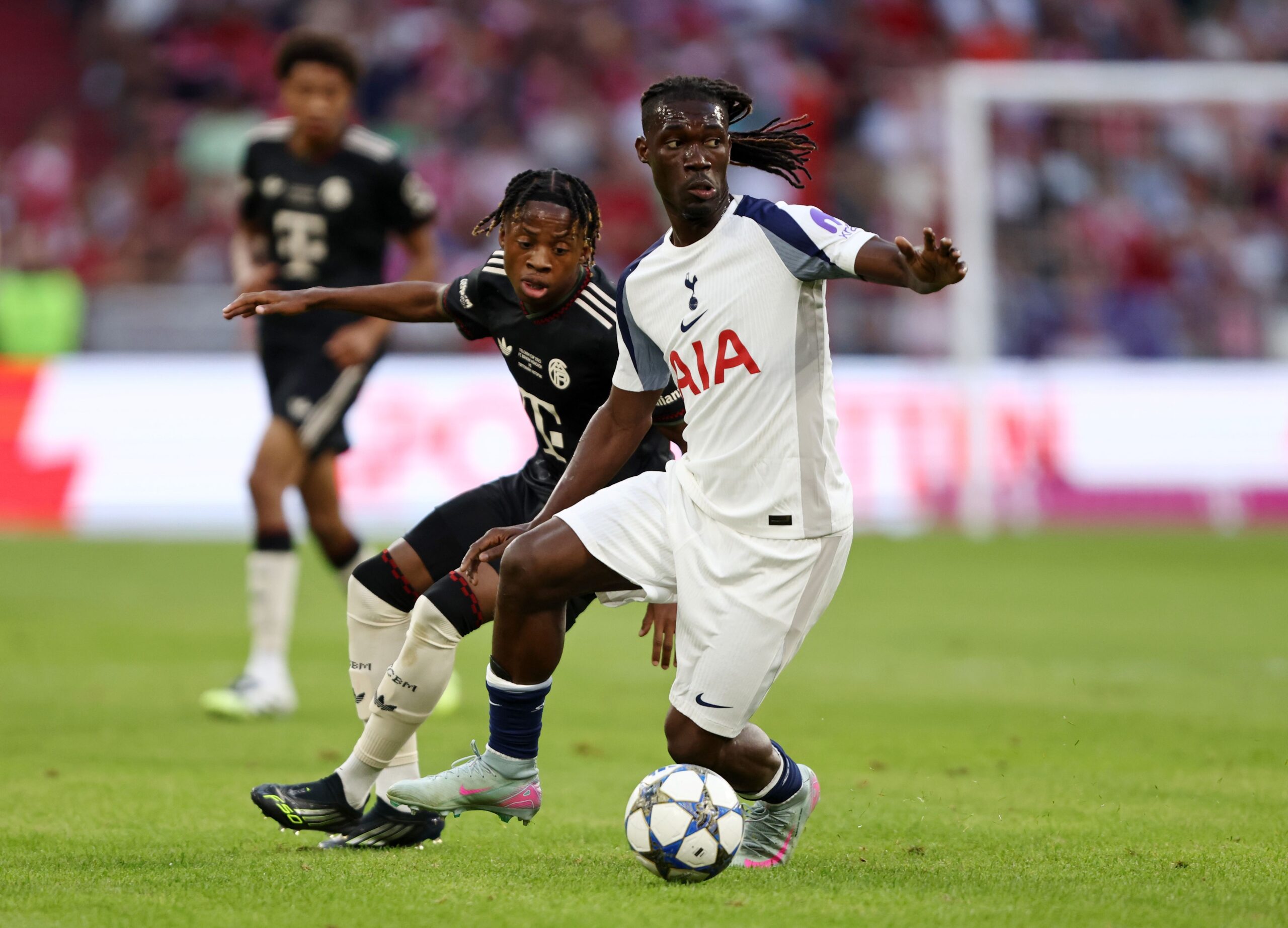 Tottenham coloca a Yves Bissouma en la lista de transferencias tras escándalo