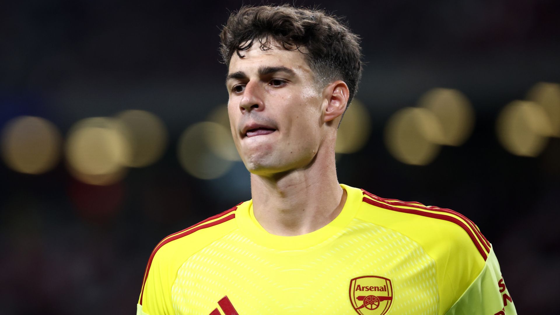 Arsenal aumenta interés por portero del Borussia Dortmund tras observarlo en acción